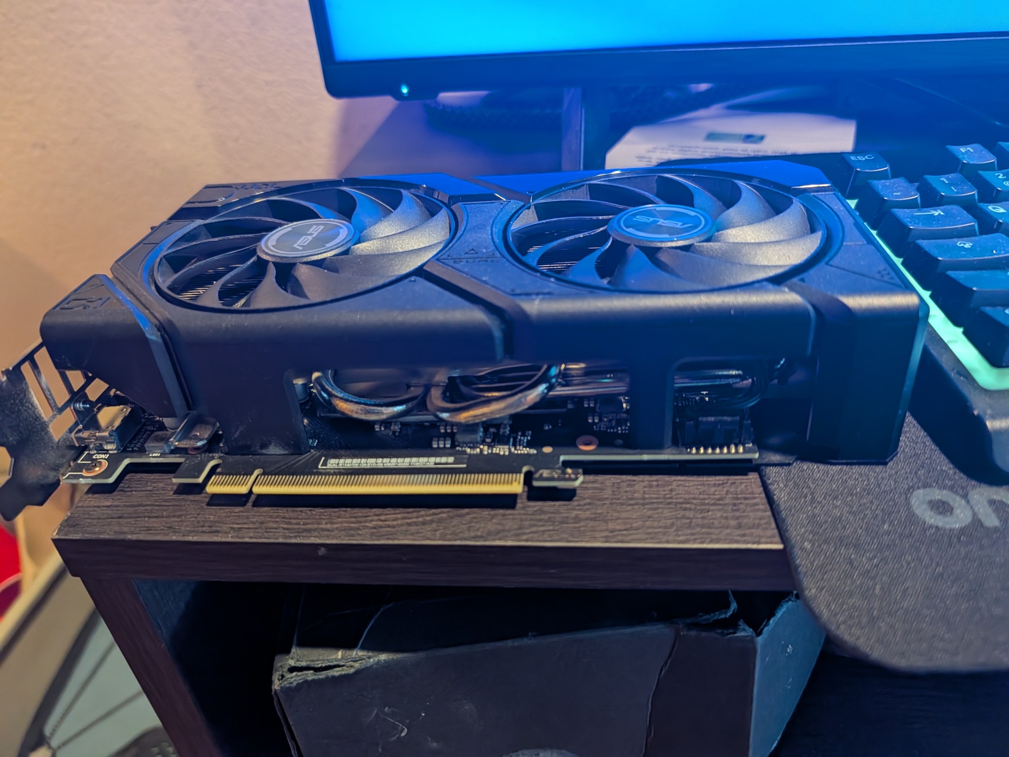 Asus DUAL GeForce RTX 4070 SUPER evo