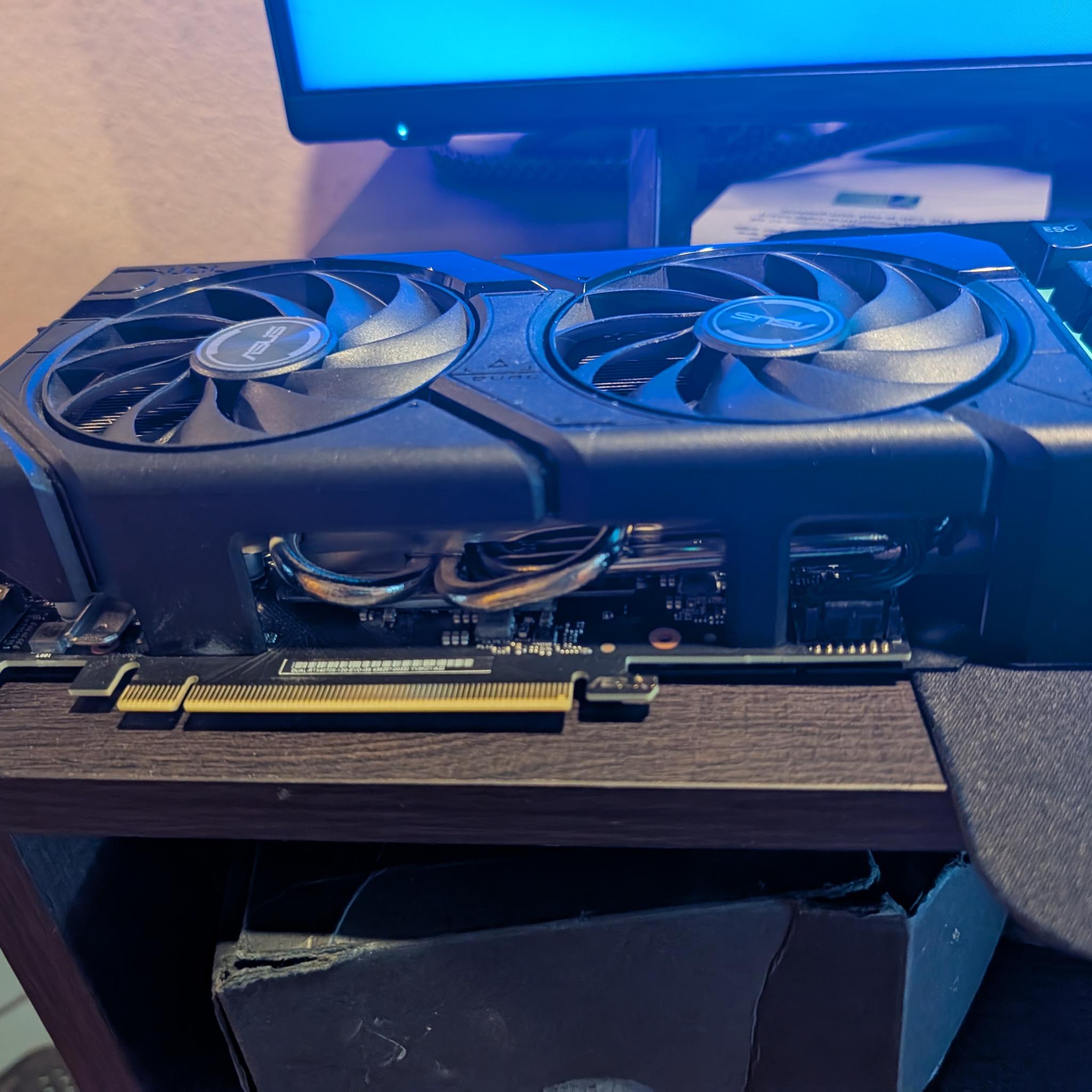Asus DUAL GeForce RTX 4070 SUPER evo