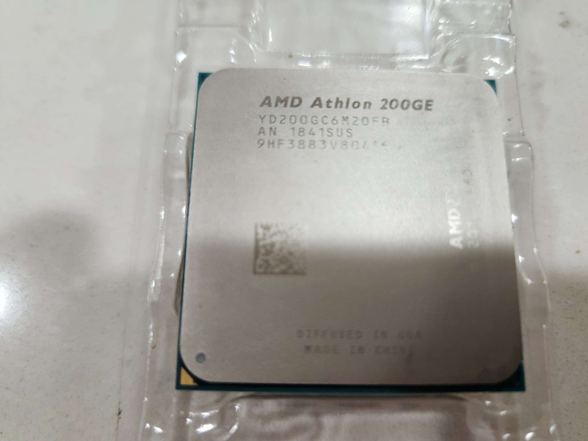 AMD ATHLON 200GE