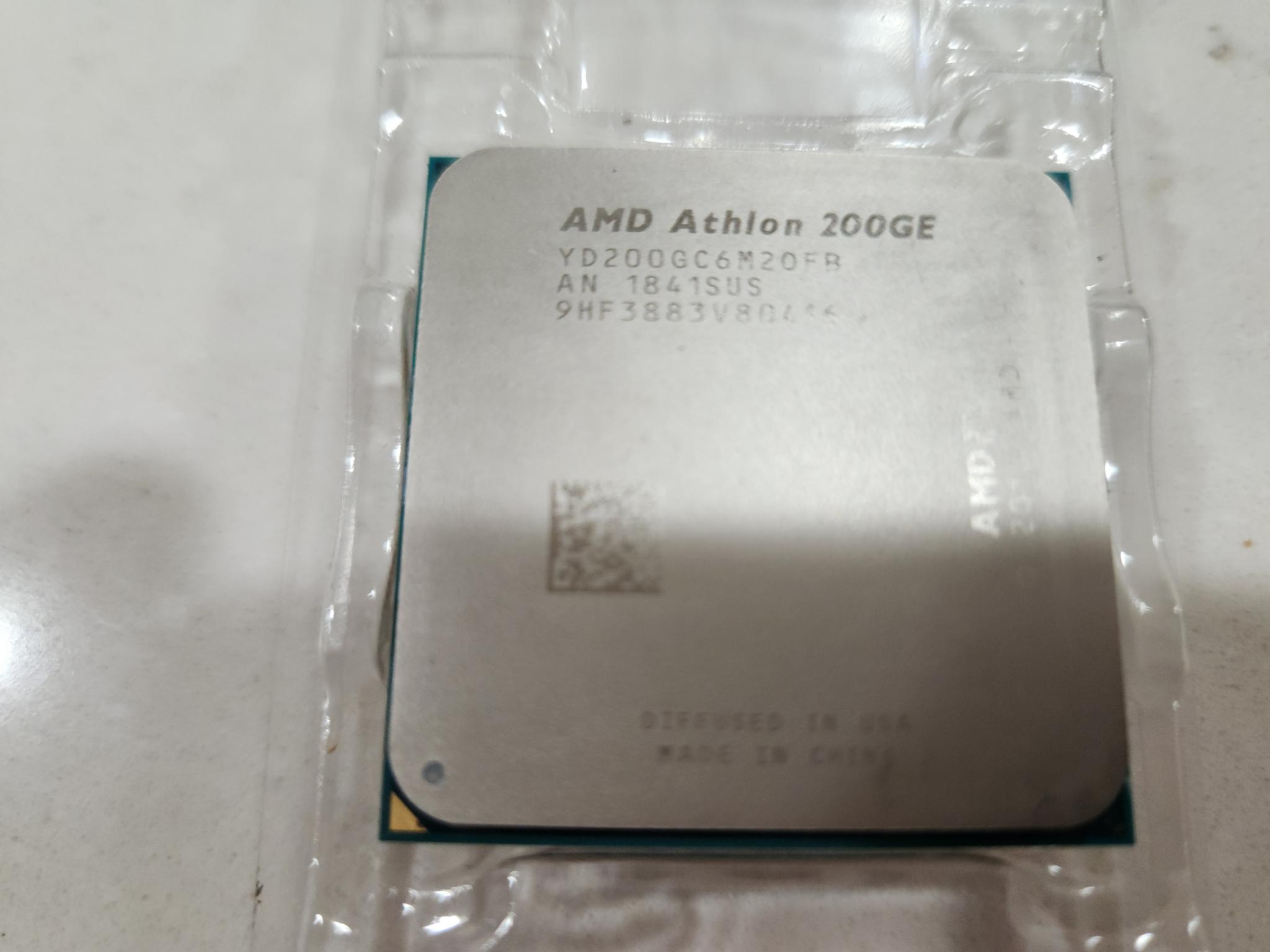 AMD ATHLON 200GE