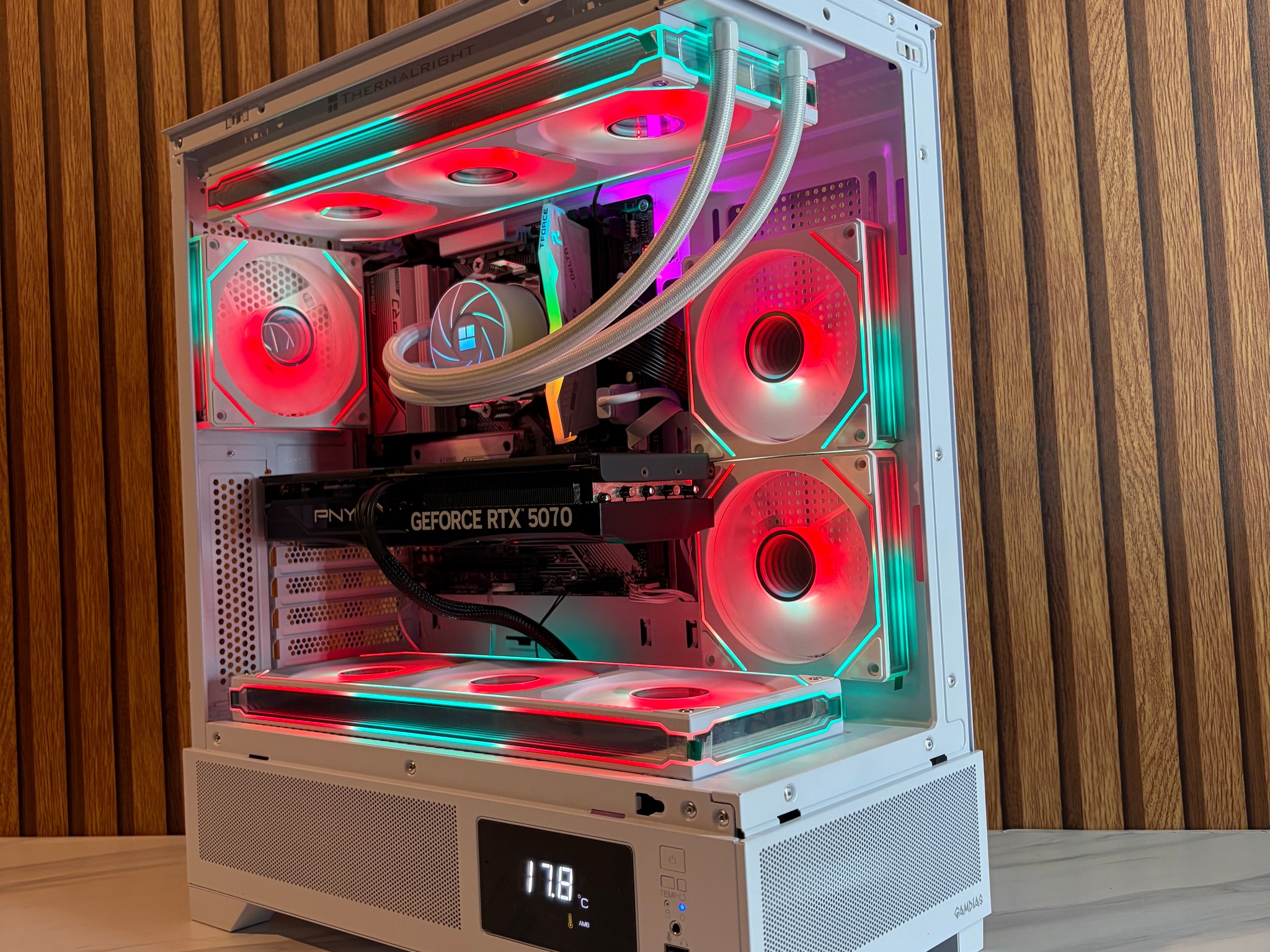 RTX 5070 | RYZEN 5 9600X | 16GB DDR5 | 1TB NVME | 360MM AIO | windows 11 PRO