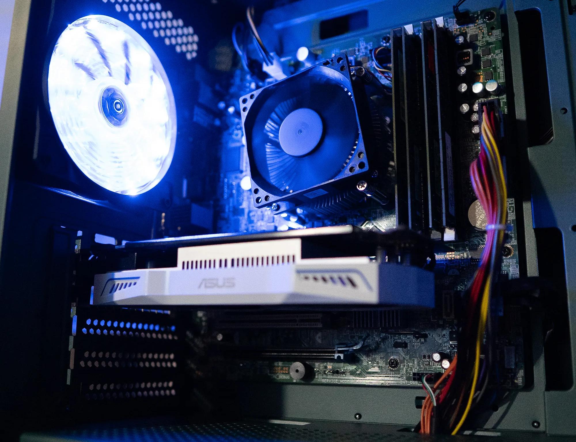 ⚫❄️ | NVIDIA GTX 950 | INTEL i5 2400 | 10GB DDR3 RAM | 240GB SSD + 80GB HDD | Arctic Blizzard