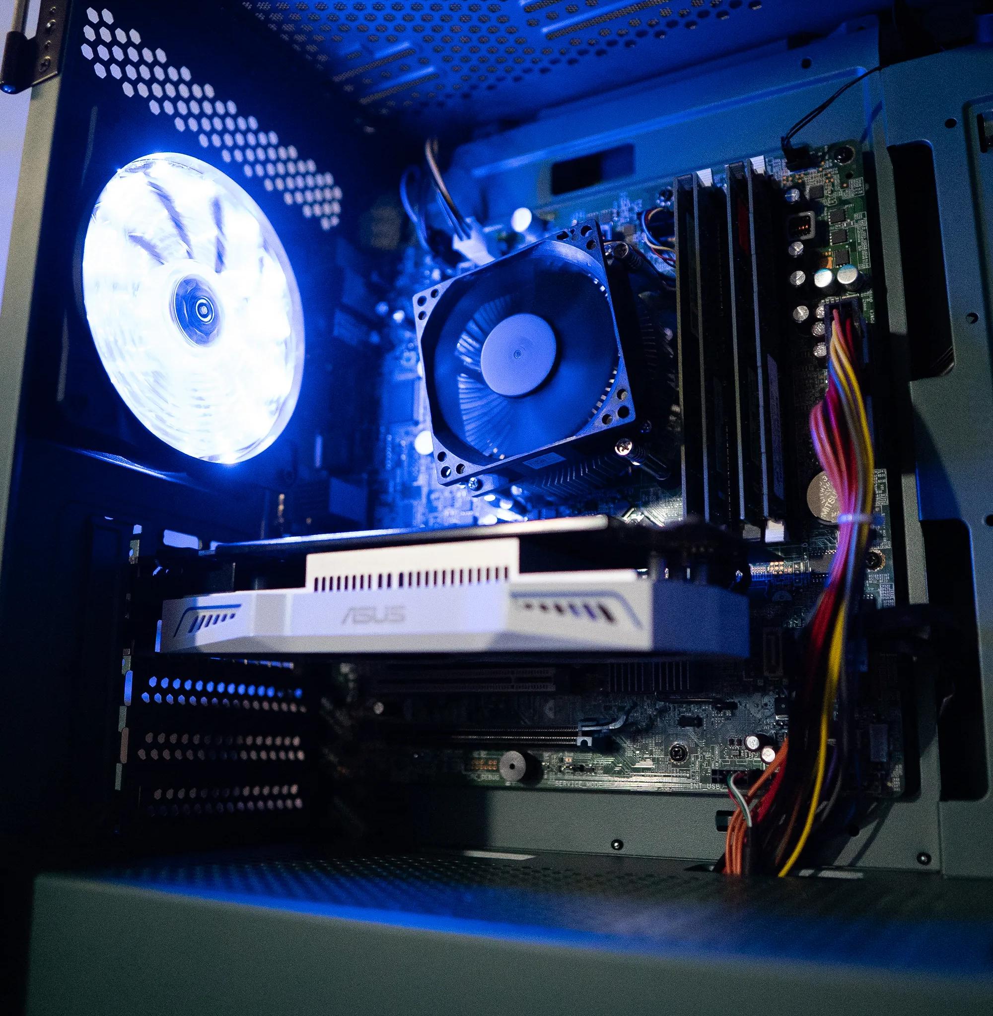 ⚫❄️ | NVIDIA GTX 950 | INTEL i5 2400 | 10GB DDR3 RAM | 240GB SSD + 80GB HDD | Arctic Blizzard