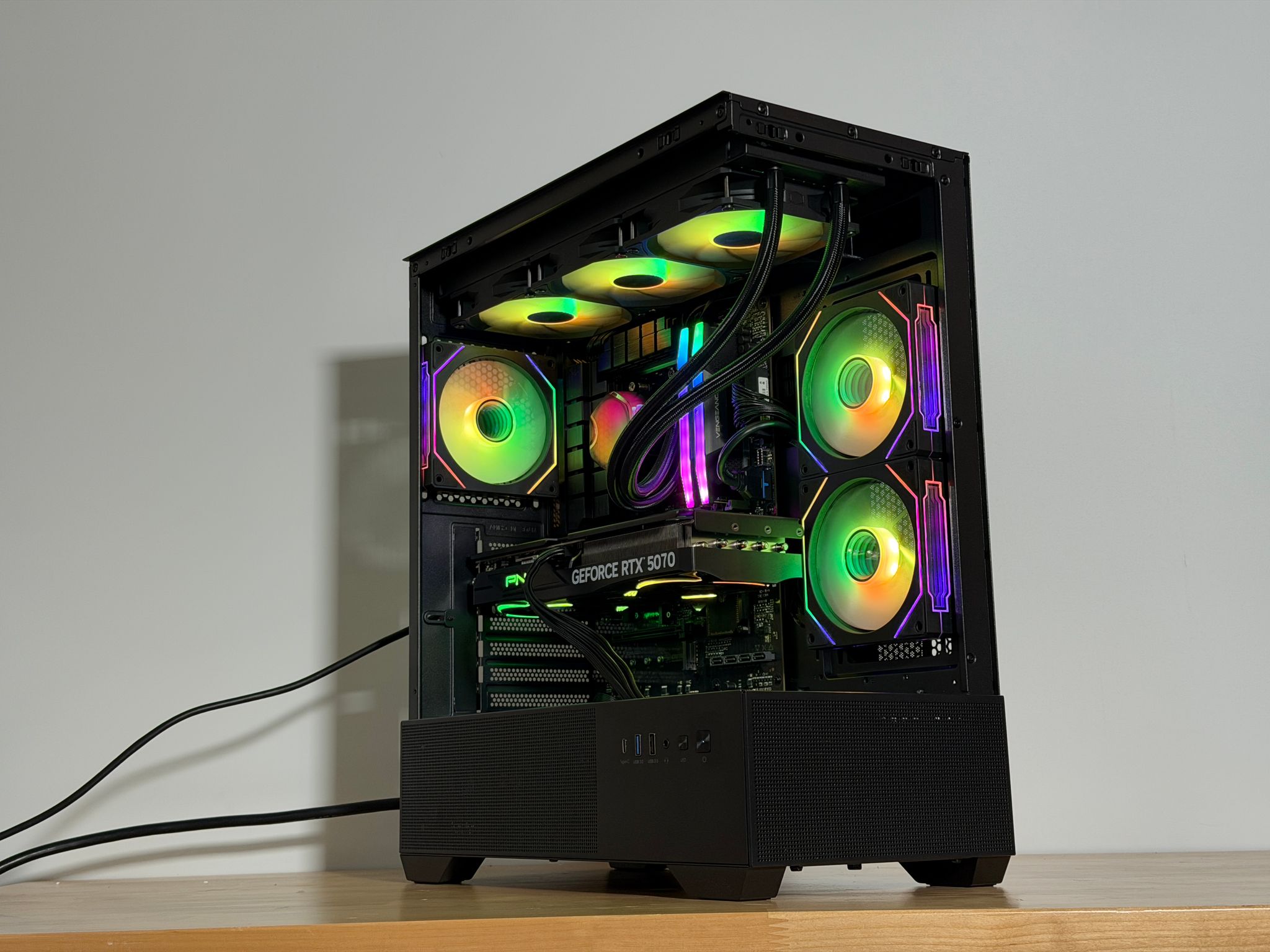 RTX 5070 Ryzen 7 7700x Gaming PC