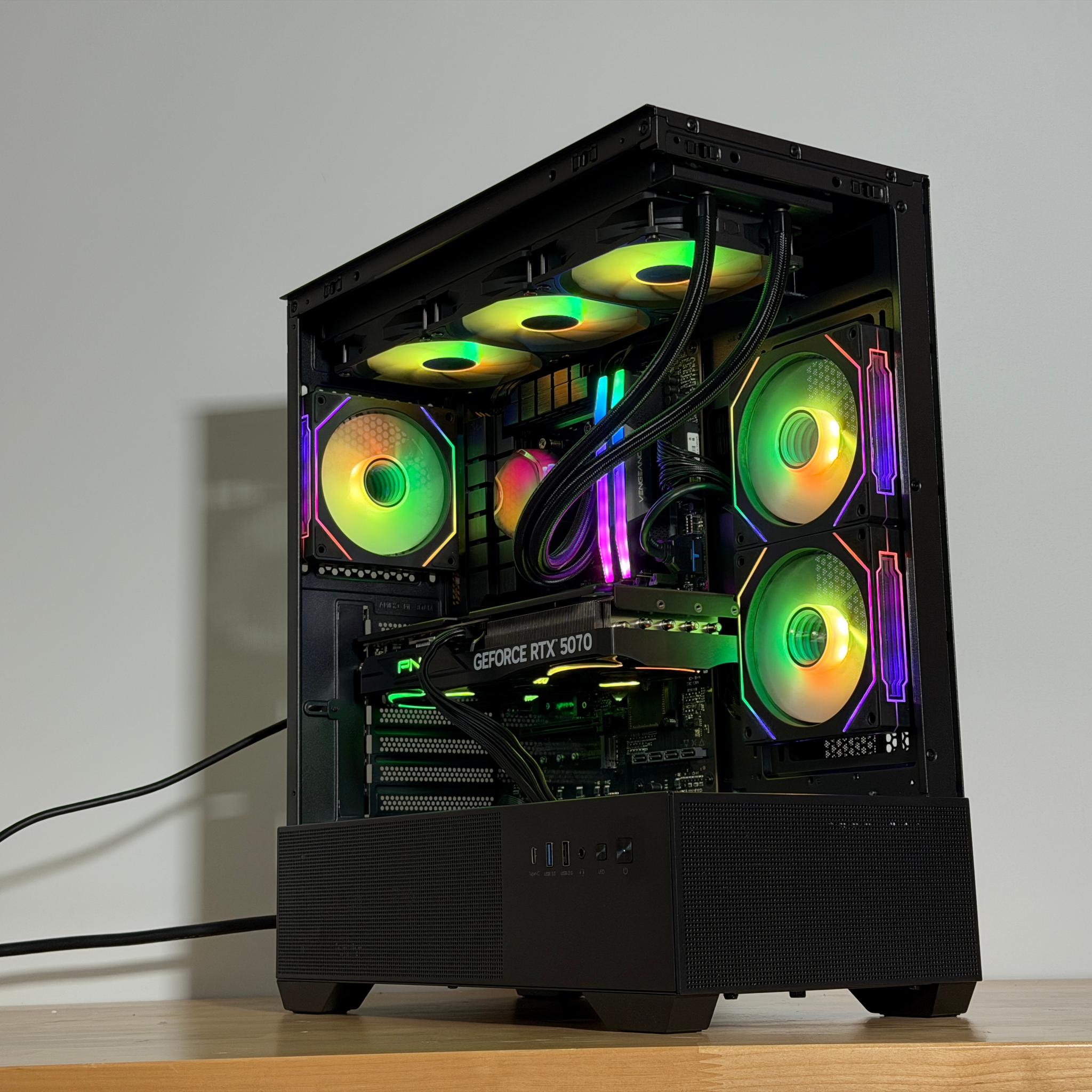 RTX 5070 Ryzen 7 7700x Gaming PC