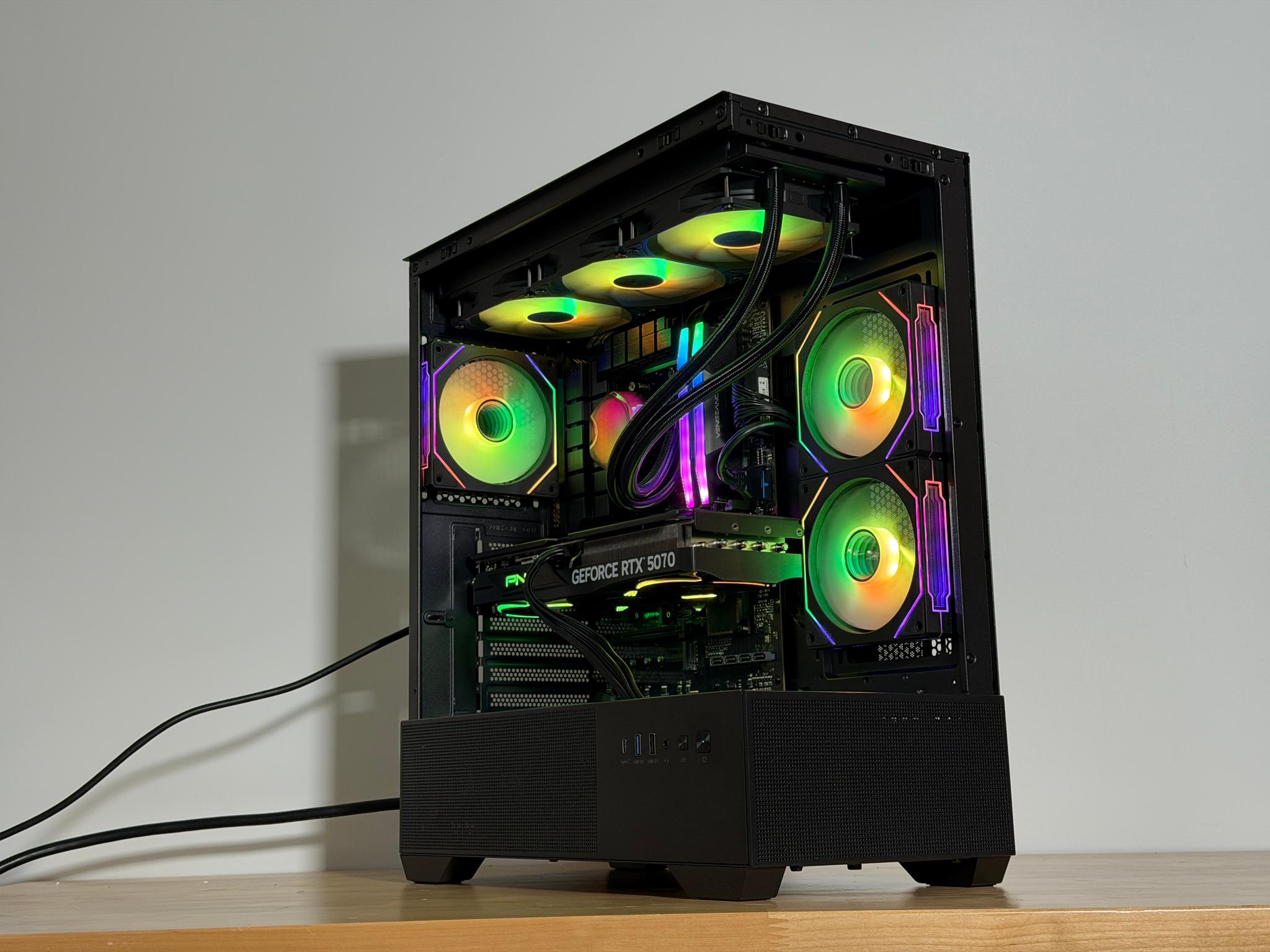 RTX 5070 Ryzen 7 7700x Gaming PC