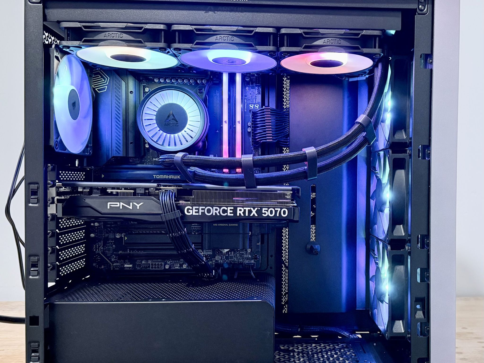 Corsair Galaxy Color Shift RTX 5070 OC 12GB