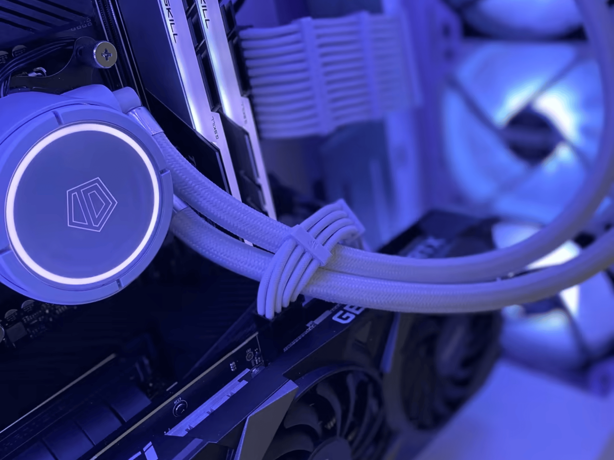 “Frozone” Rtx 3060ti 8gb, I7-10700k High-End Gaming PC