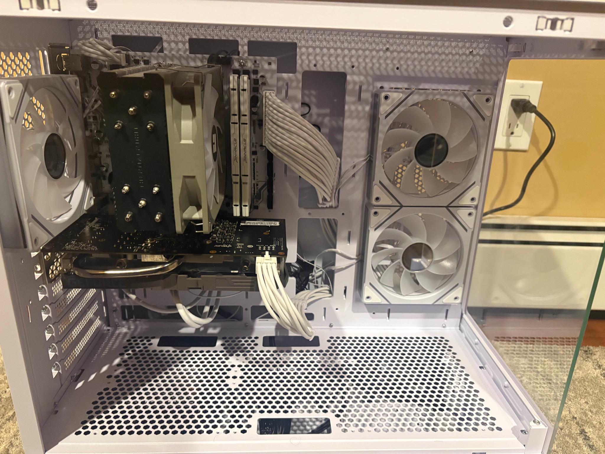 White Gaming PC – Ryzen 5 3600 + RTX 2060 Super – 16GB RAM, 1TB NVMe