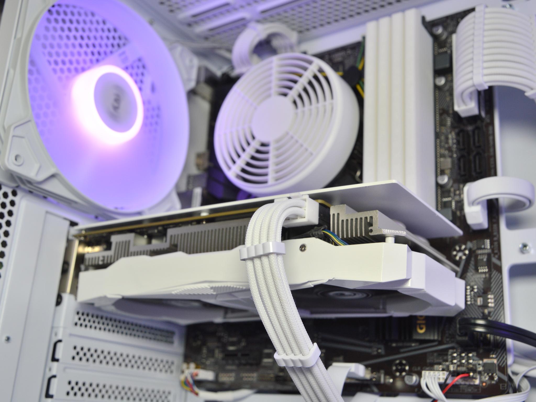 🧊🧊| RTX 2060 SUPER 6GB | INTEL i3-10100 | 16GB DDR4 RAM | 1 TB Storage | Ice Box 3.0 |