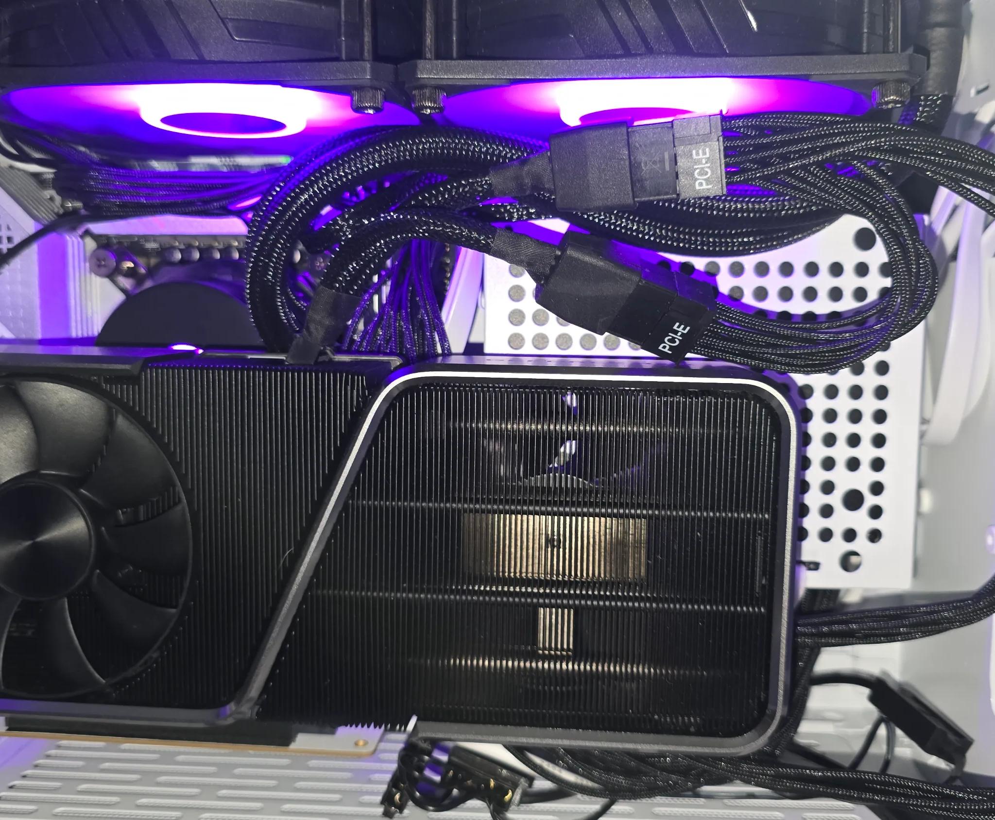 SMALL FORM FACTOR / SFF GAMING PC - 3070 TI FE, I-7 12700K, 32GB DDR5, 2TB WD SN850X, LIQUID COOLED