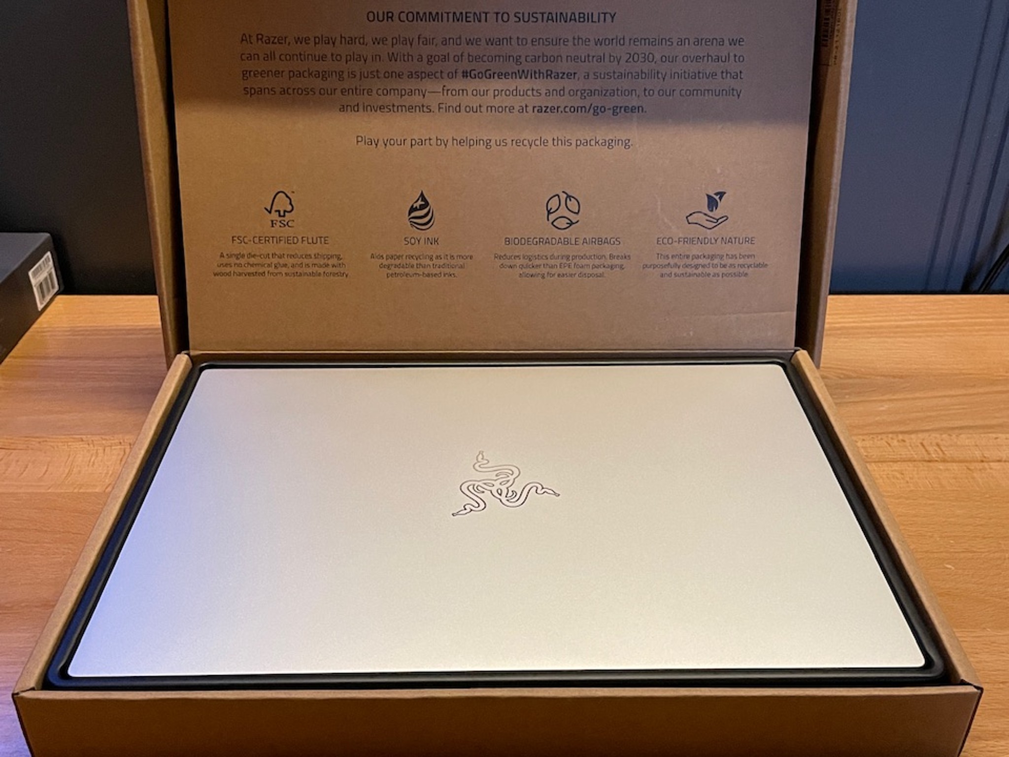 🪒 Razer Blade 14" Gaming Laptop | Ryzen 6900HX, 3070 Ti, 16GB DDR5