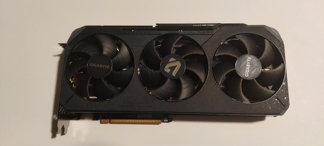 RX9070 - Gigabyte triple fan - Great condition