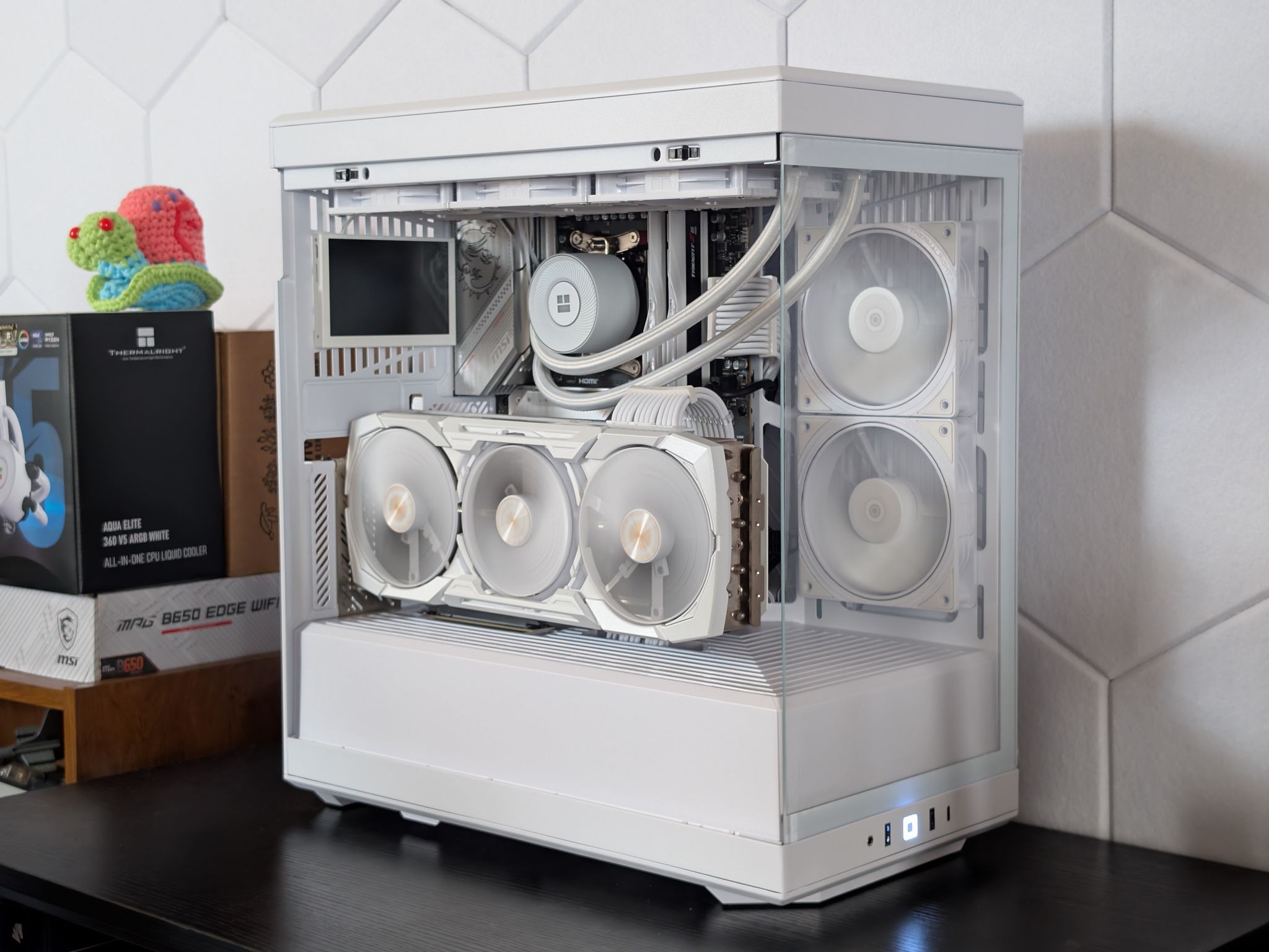 🐻‍❄️🤍 4K Gaming Beast | RX 7900XTX | Ryzen 7 9800X3D | 2TB SSD | 32GB RAM | WiFi 6 & BT 🤍🐻‍❄️