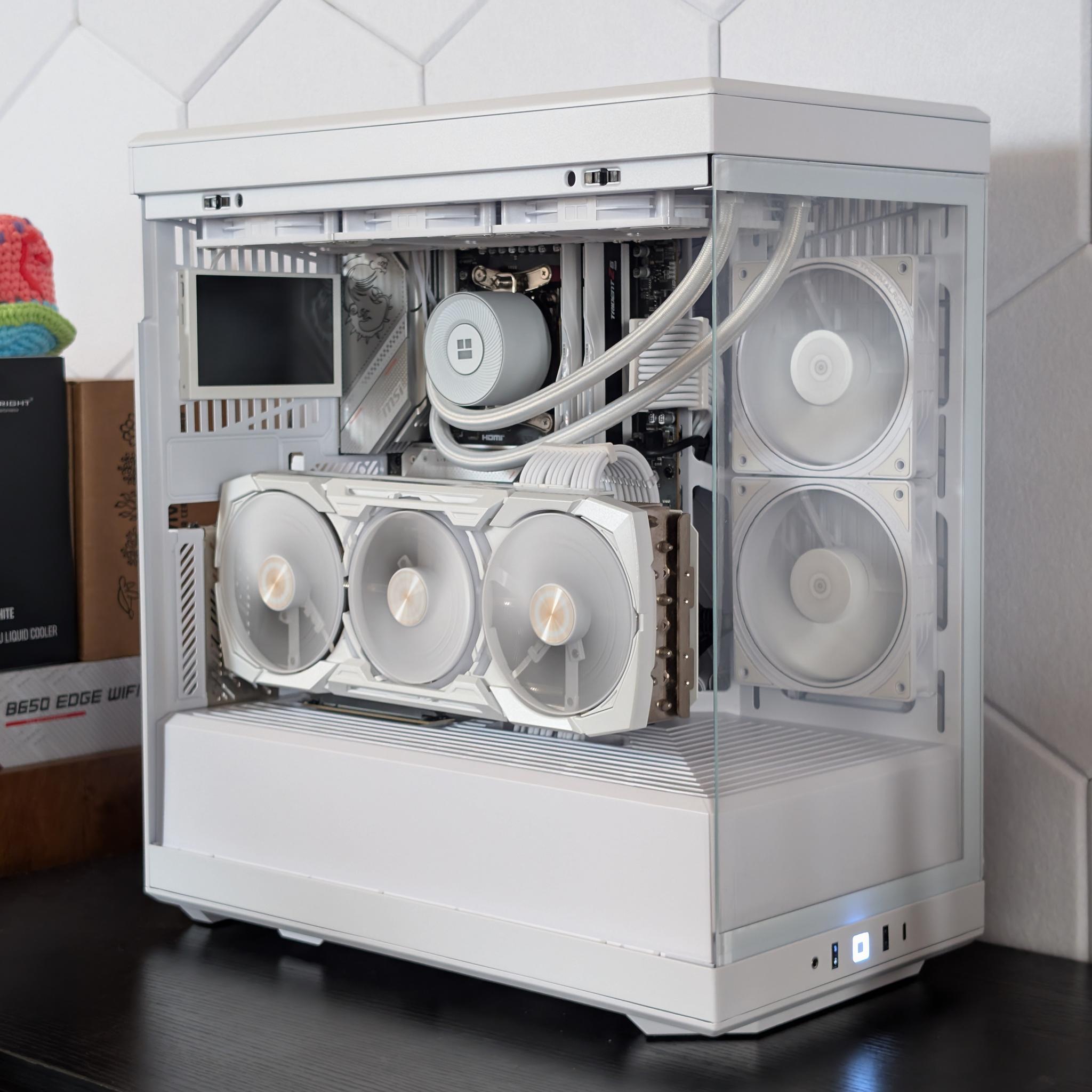 🐻‍❄️🤍 4K Gaming Beast | RX 7900XTX | Ryzen 7 9800X3D | 2TB SSD | 32GB RAM | WiFi 6 & BT 🤍🐻‍❄️