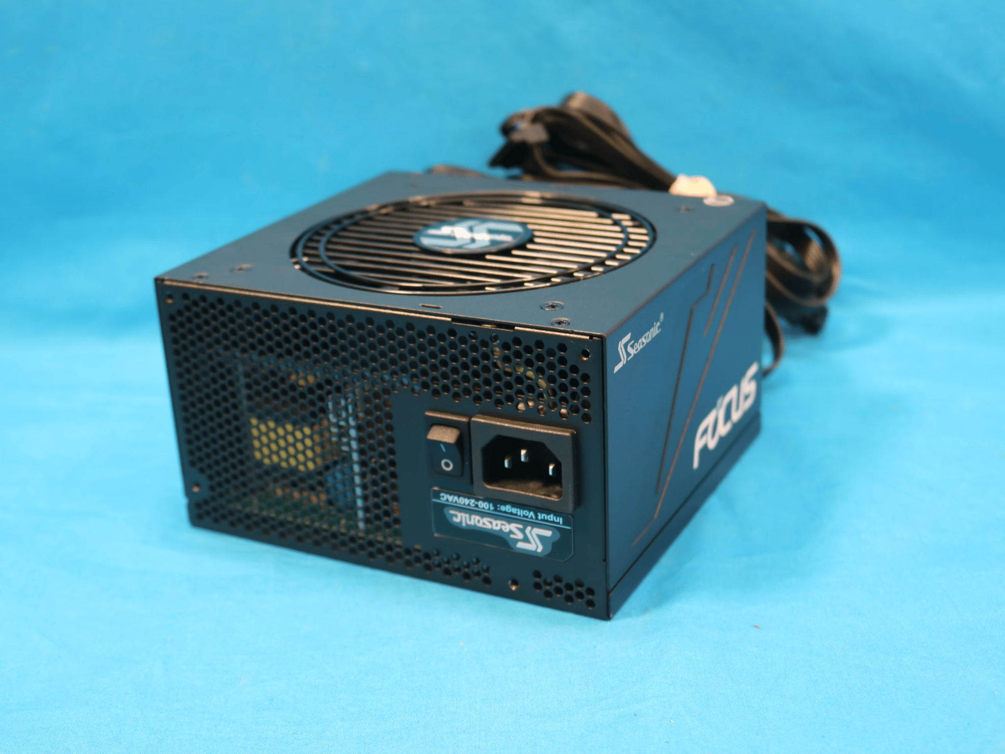 Seasonic FOCUS GM-650 650W 80+ GOLD Semi-Modular ATX Desktop Power Supply SSR-650FM