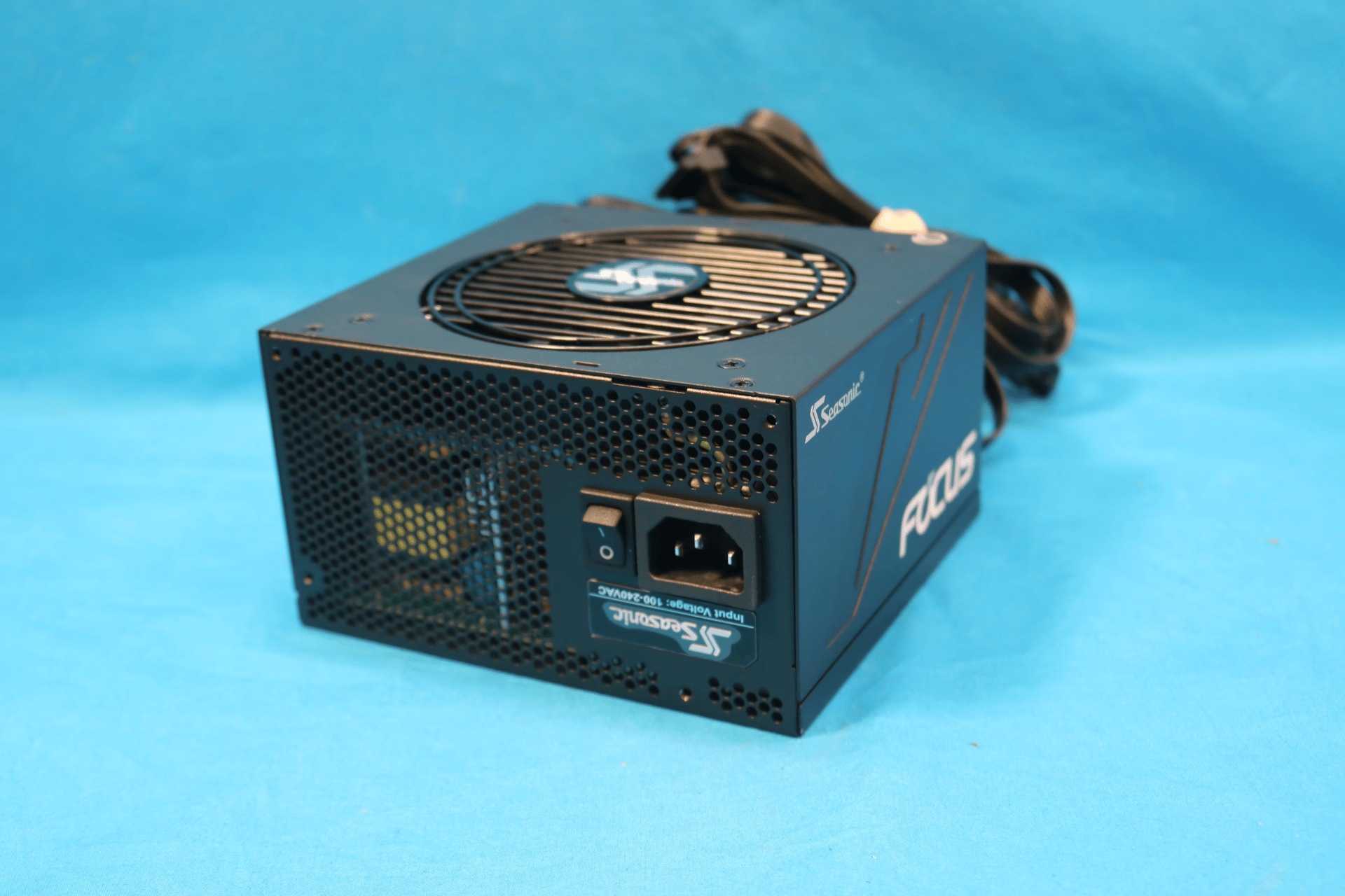 Seasonic FOCUS GM-650 650W 80+ GOLD Semi-Modular ATX Desktop Power Supply SSR-650FM