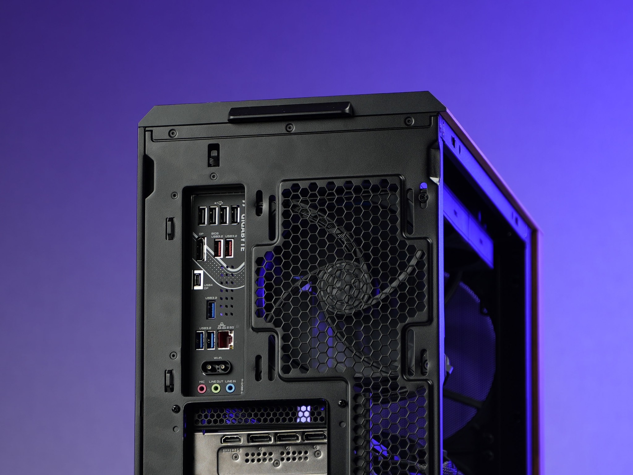 \ RF-01 / RTX 5070 Ti Intel Core Ultra 7 265F 32GB 2TB Windows 11 Workstation Gaming PC
