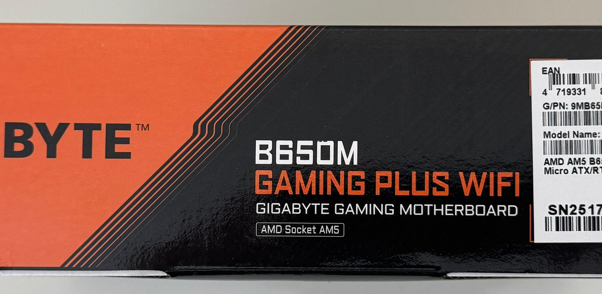AMD Ryzen 7 7700X CPU + GIGABYTE B650M GAMING PLUS WIFI Socket AM5 B650 Micro-ATX Motherboard combo
