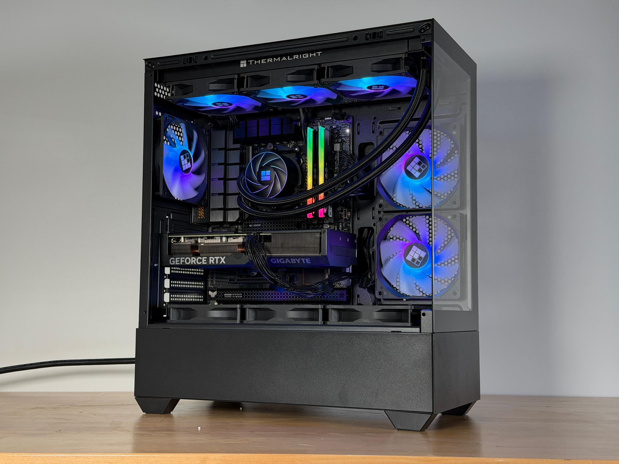 RTX 4070 Ryzen 7 7700x Gaming PC