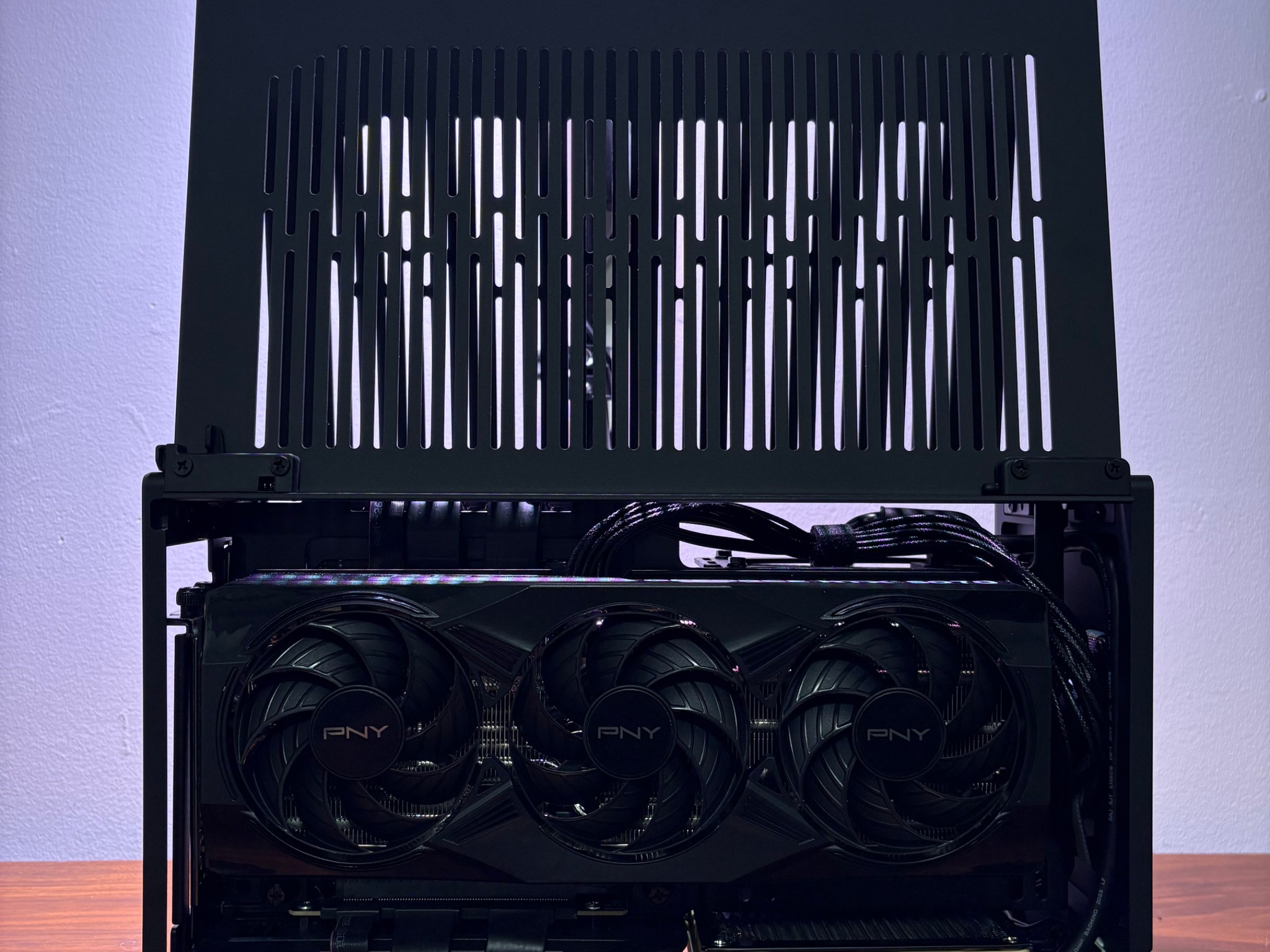 RTX 5070 | Ryzen 9 5900X | 32GB DDR4 | 1 TB SSD | 850W PSU | 1x 120MM Fan | Fractal Terra