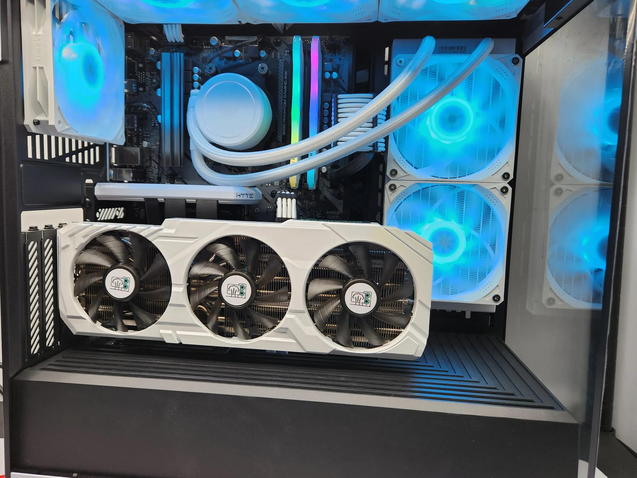 THE BEAST Gaming RIG Ryzen 7 / 32GB DDR 4/ 1TB GEN 4 SSD / RTX 3070 8GB