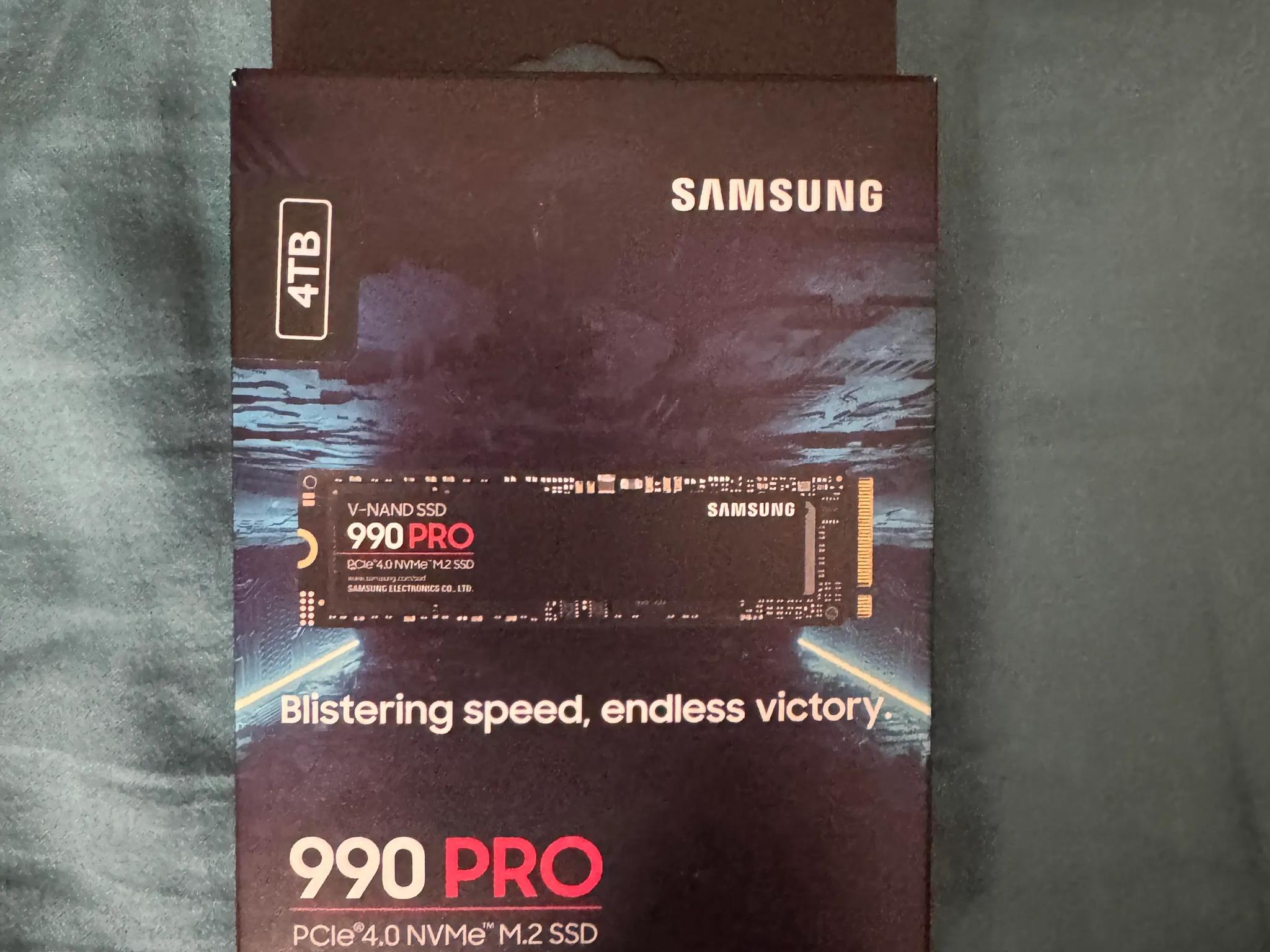 Samsung - 990 PRO 4TB Internal SSD PCle Gen 4x4 NVMe