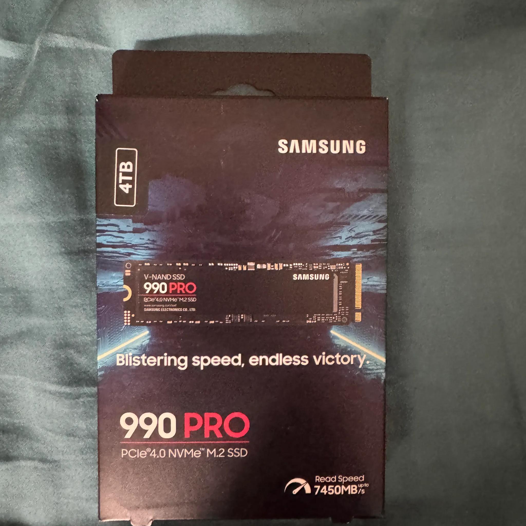 Samsung - 990 PRO 4TB Internal SSD PCle Gen 4x4 NVMe