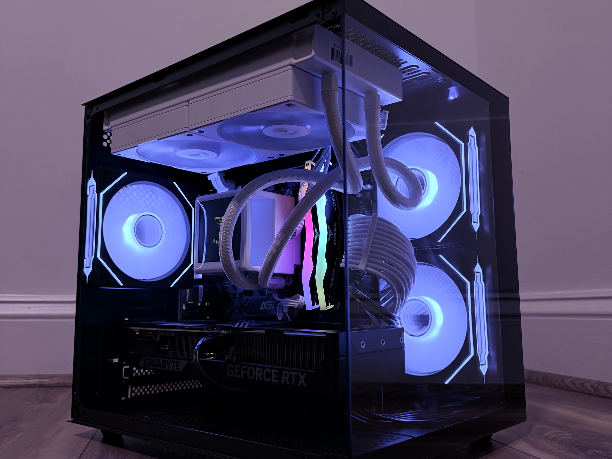 ❄️"Glacier Phantom"❄️| 1440p Gaming | RTX 5070 | Ryzen 5 7600X | 32B Ram | 1tb NVMe SSD | WiFi