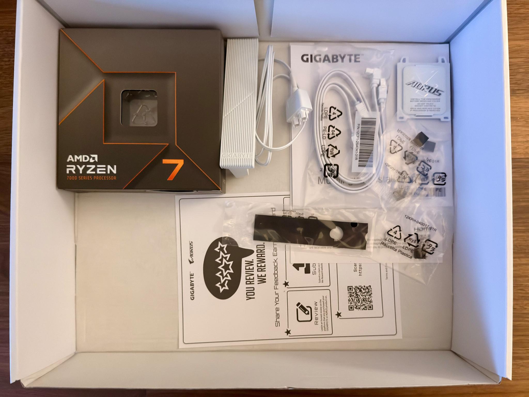 CPU + Mobo + RAM Combo | AMD Ryzen 7 7700X + Gigabyte X870 AORUS ELITE WIFI7 ICE + Corsair 32GB DDR5
