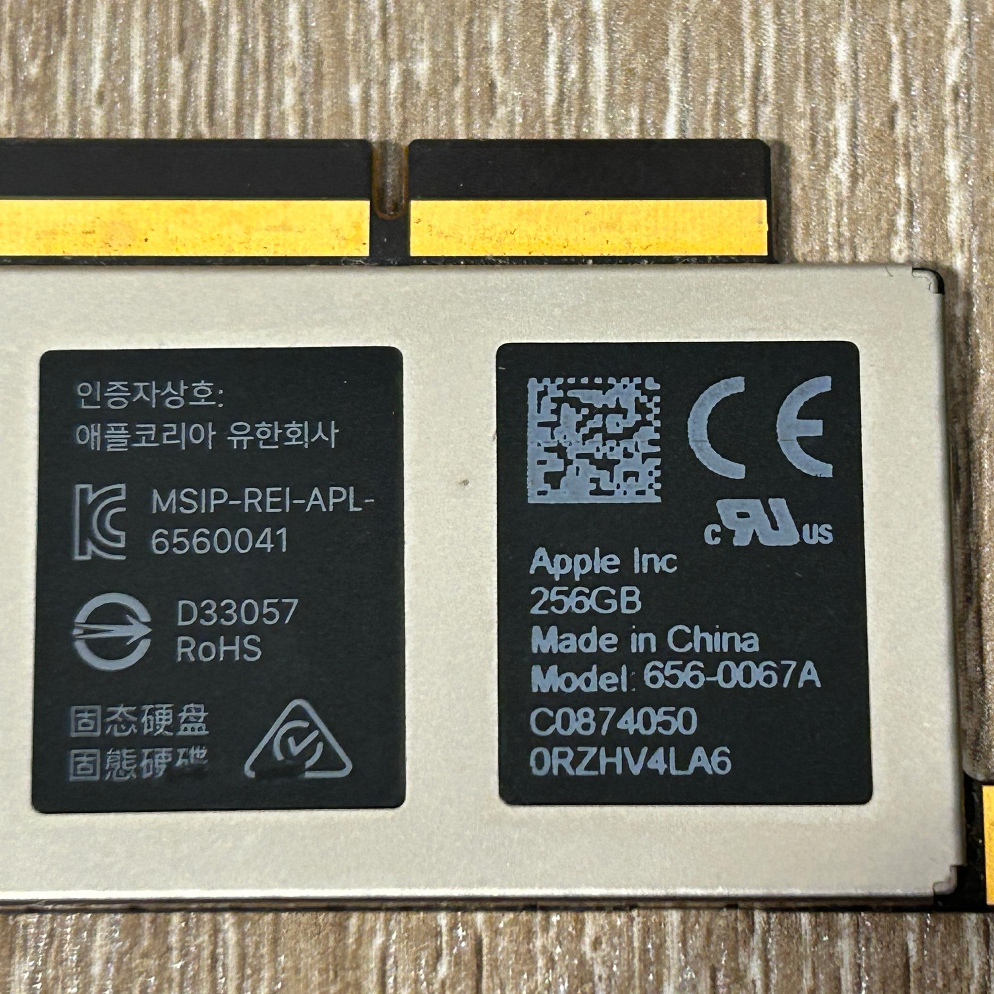 Apple MacBook Pro A1708 2016 2017 OEM A1708 656-0067A 256GB SSD PCIe NVMe Drive