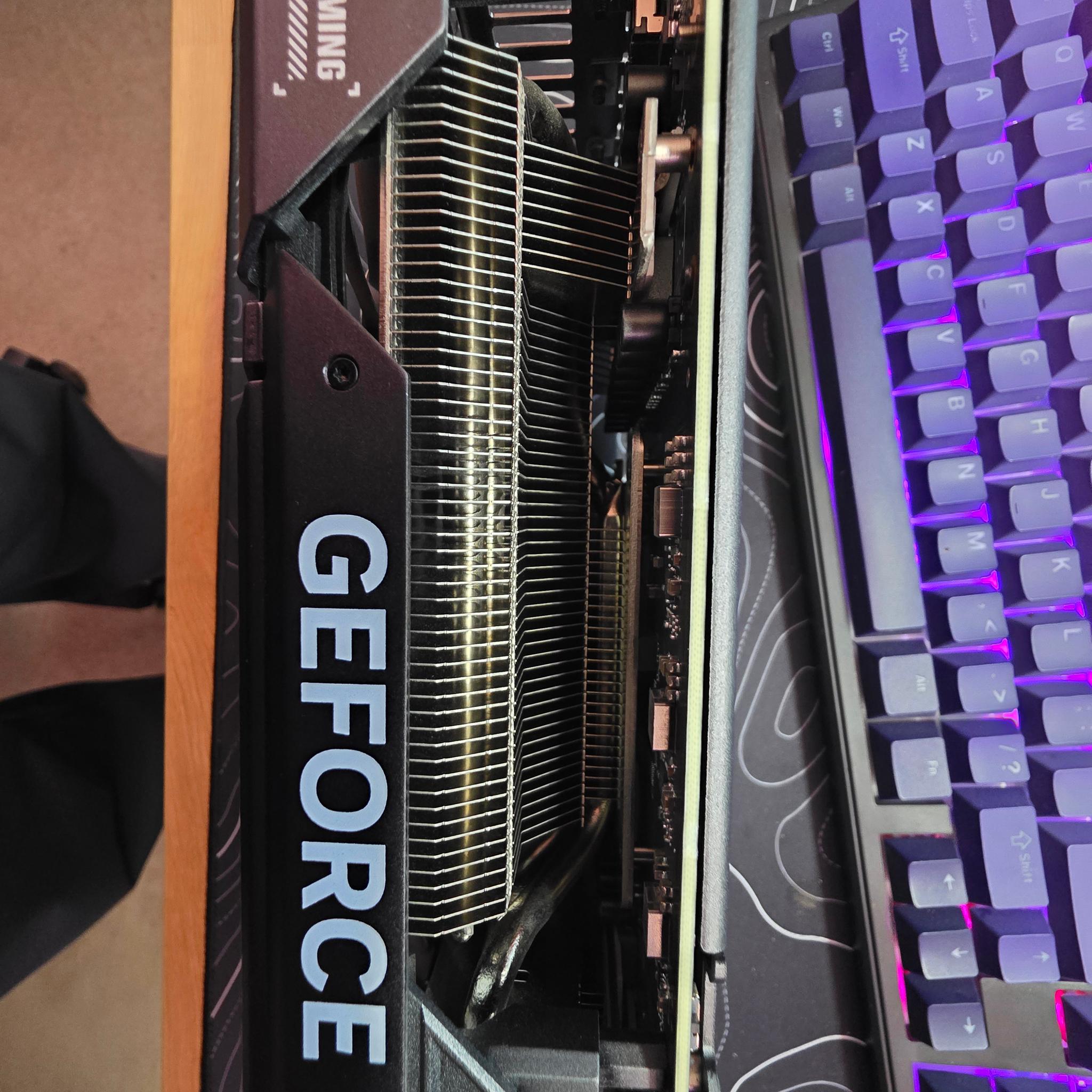 ASUS TUF GAMING GeForce RTX 4070 OC Edition