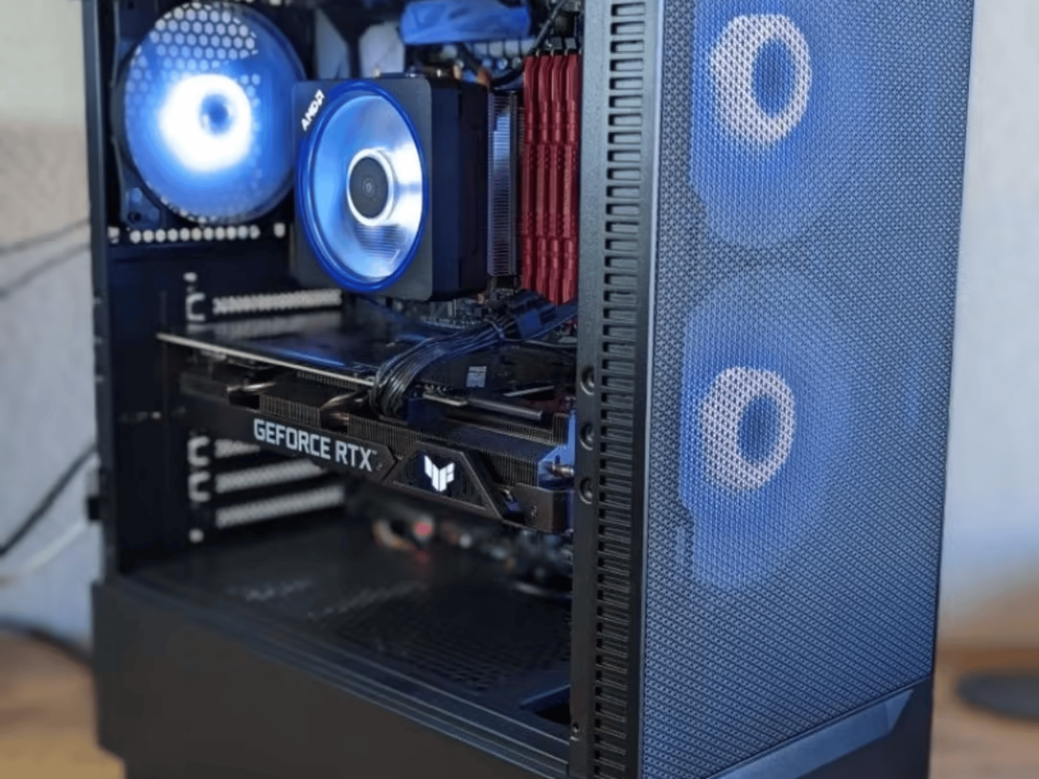 AMD Ryzen 7 3800x // GeForce RTX 3060ti // 32GB 3600mhz