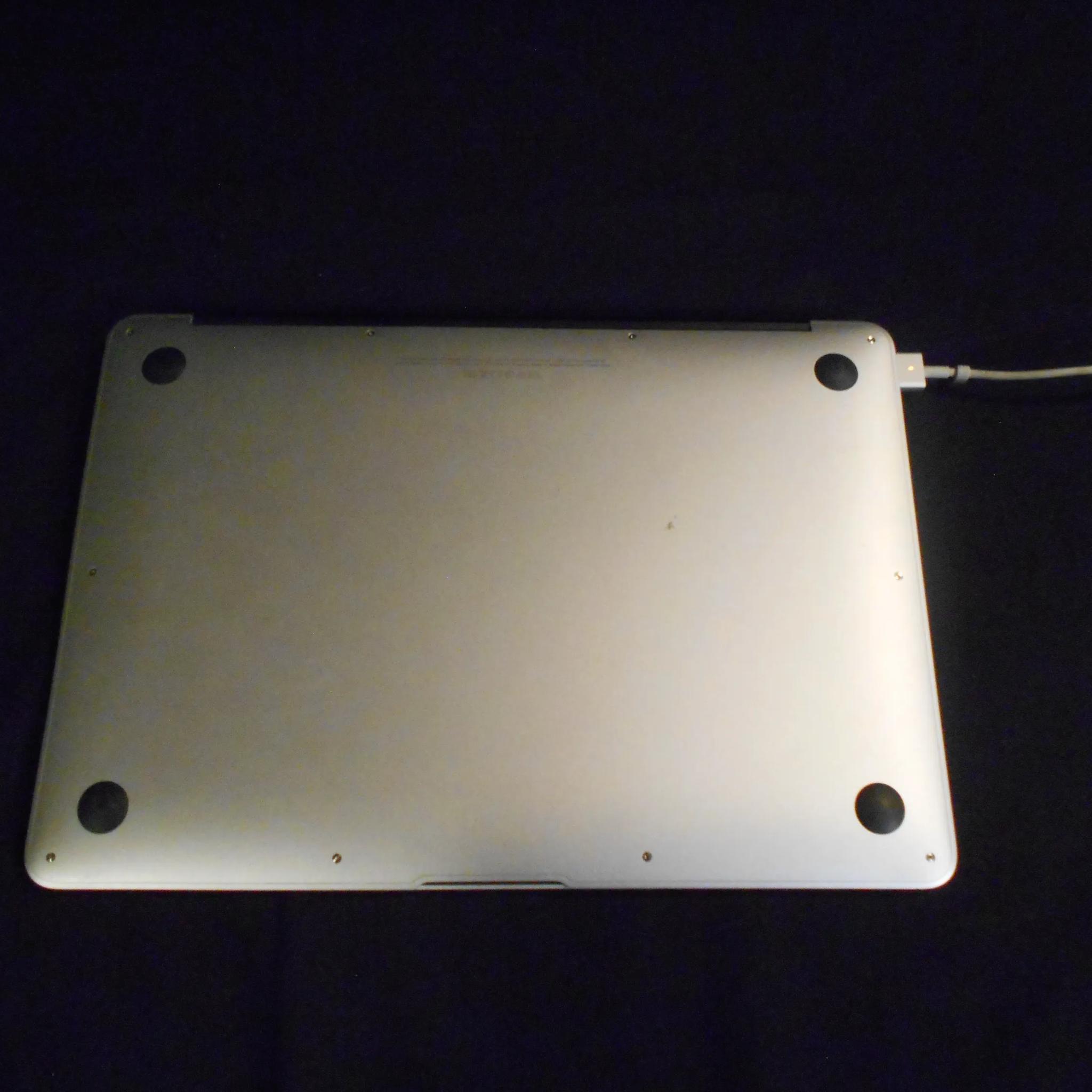 Macbook Air Sonoma i7