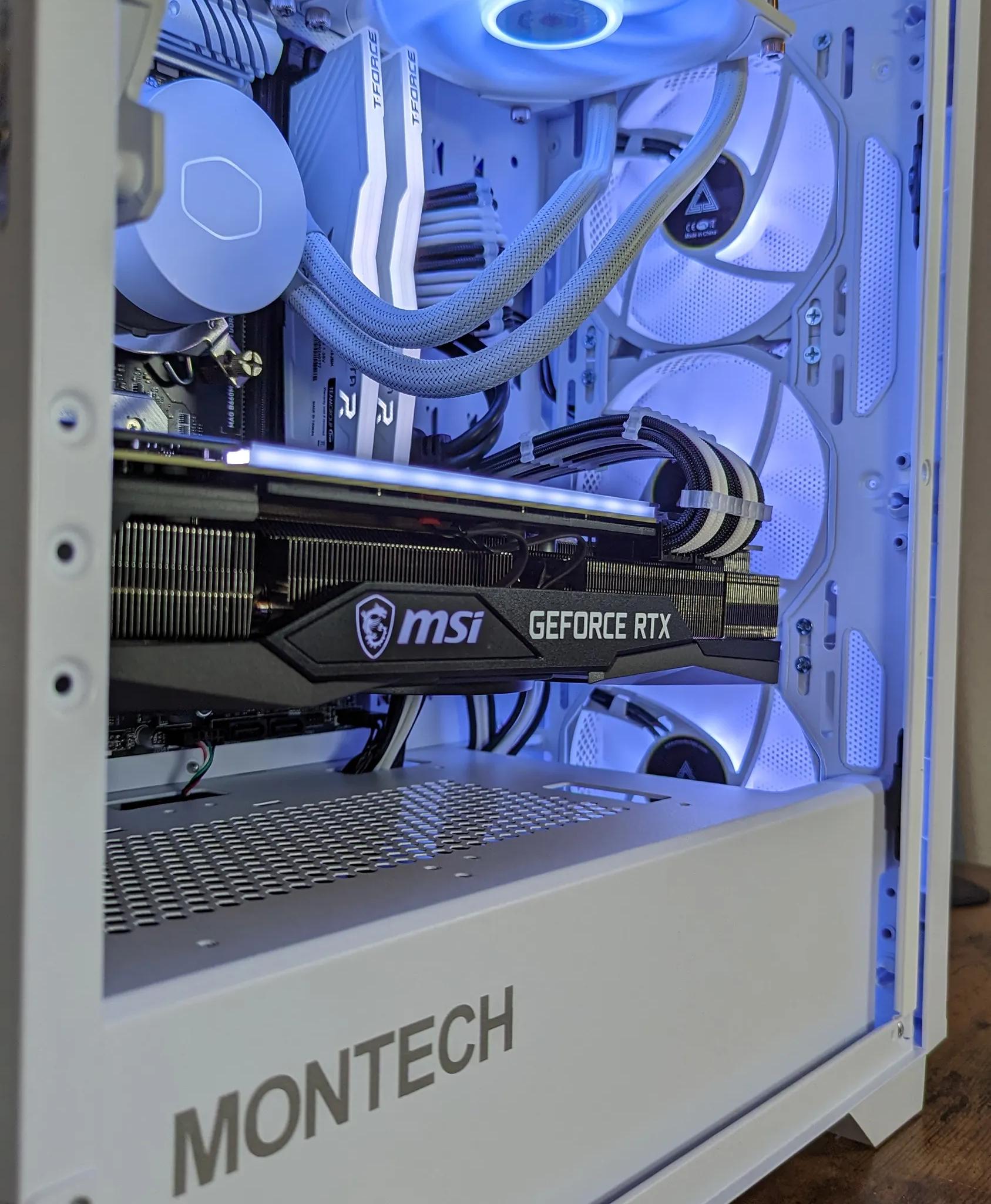 RTX 3070ti // i5 12600K // 16GB 3600Mhz DDR4 // 1TB Gen4 NVMe // WiFi
