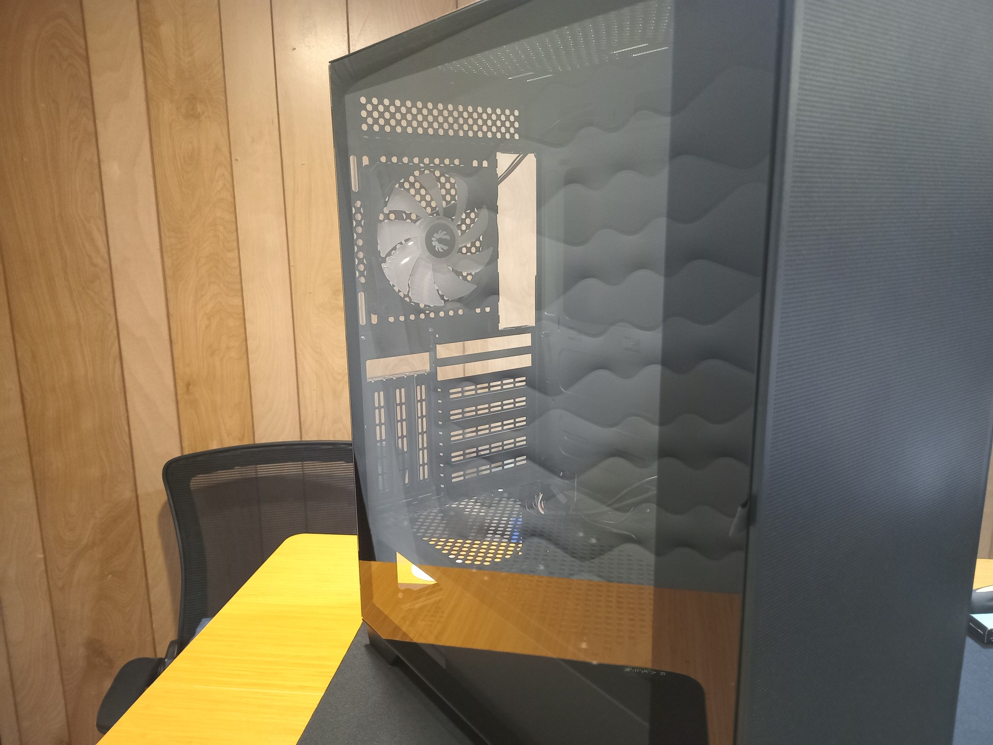 BitFenix FLOW ATX - Mid Tower Case