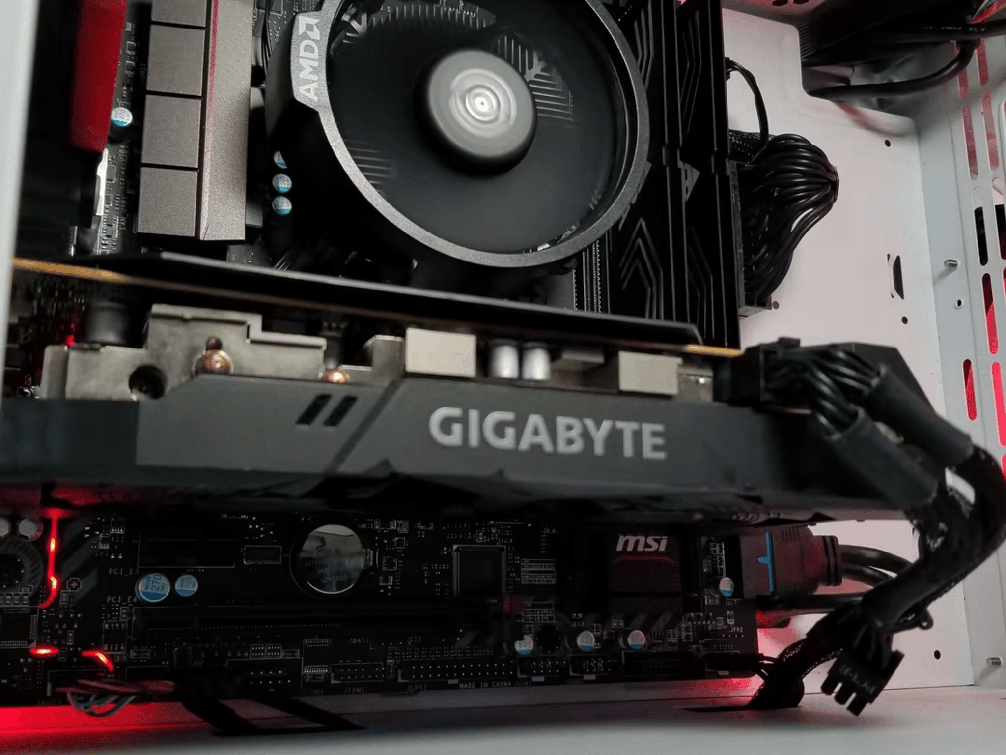 AMD Ryzen 5 2600X // AMD Radeon RX 5500XT // NEO Forza 16GB 3200MHz