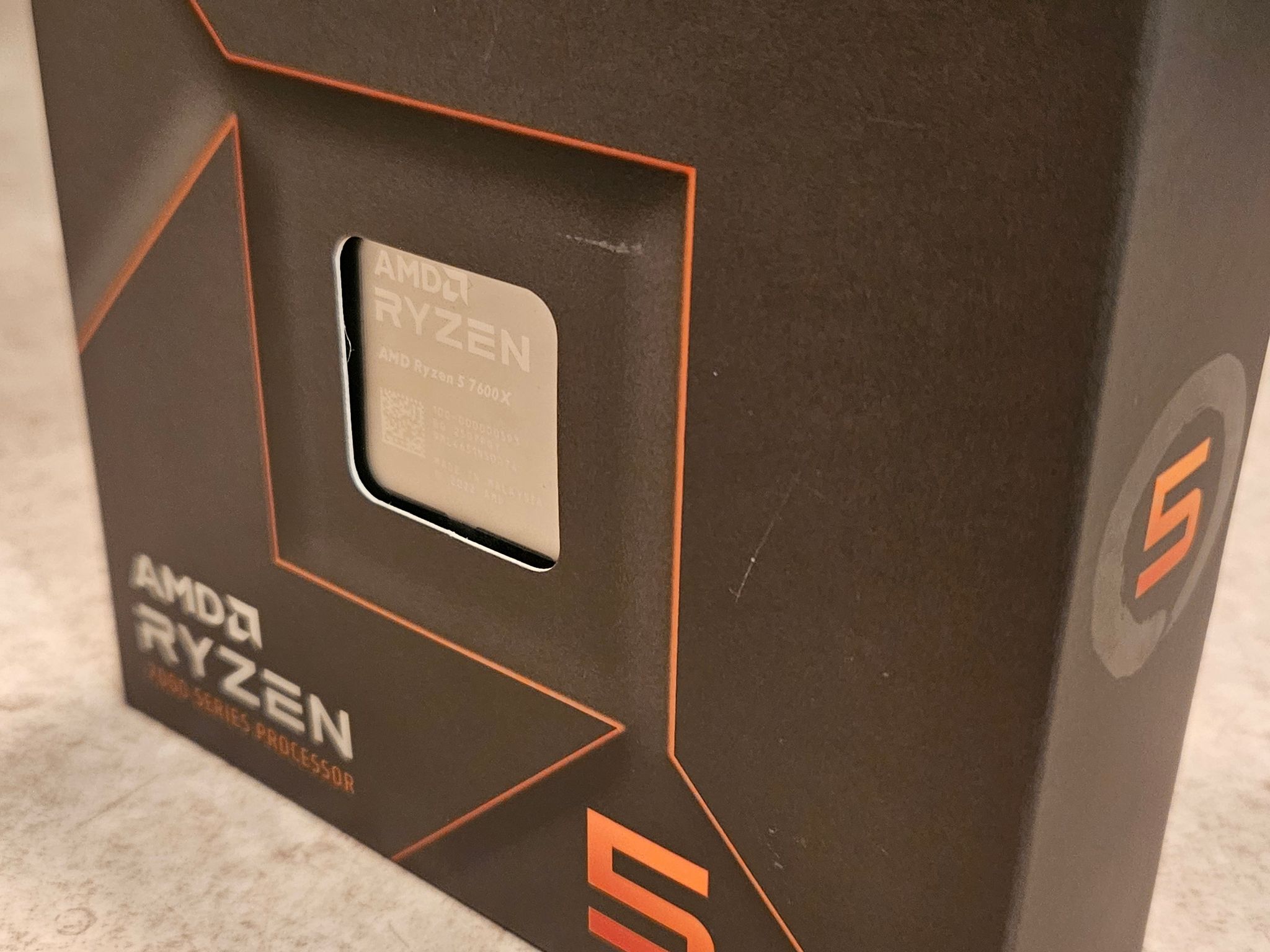AMD Ryzen 5 7600X