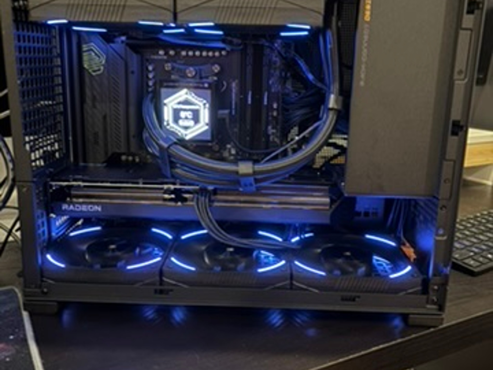 🌊 Riptide V4| R7 9700X, RX 9060XT 16GB, 32GB DDR5, 2TB Gen 5 M.2 SSD, WIFI, LIQUID COOLED