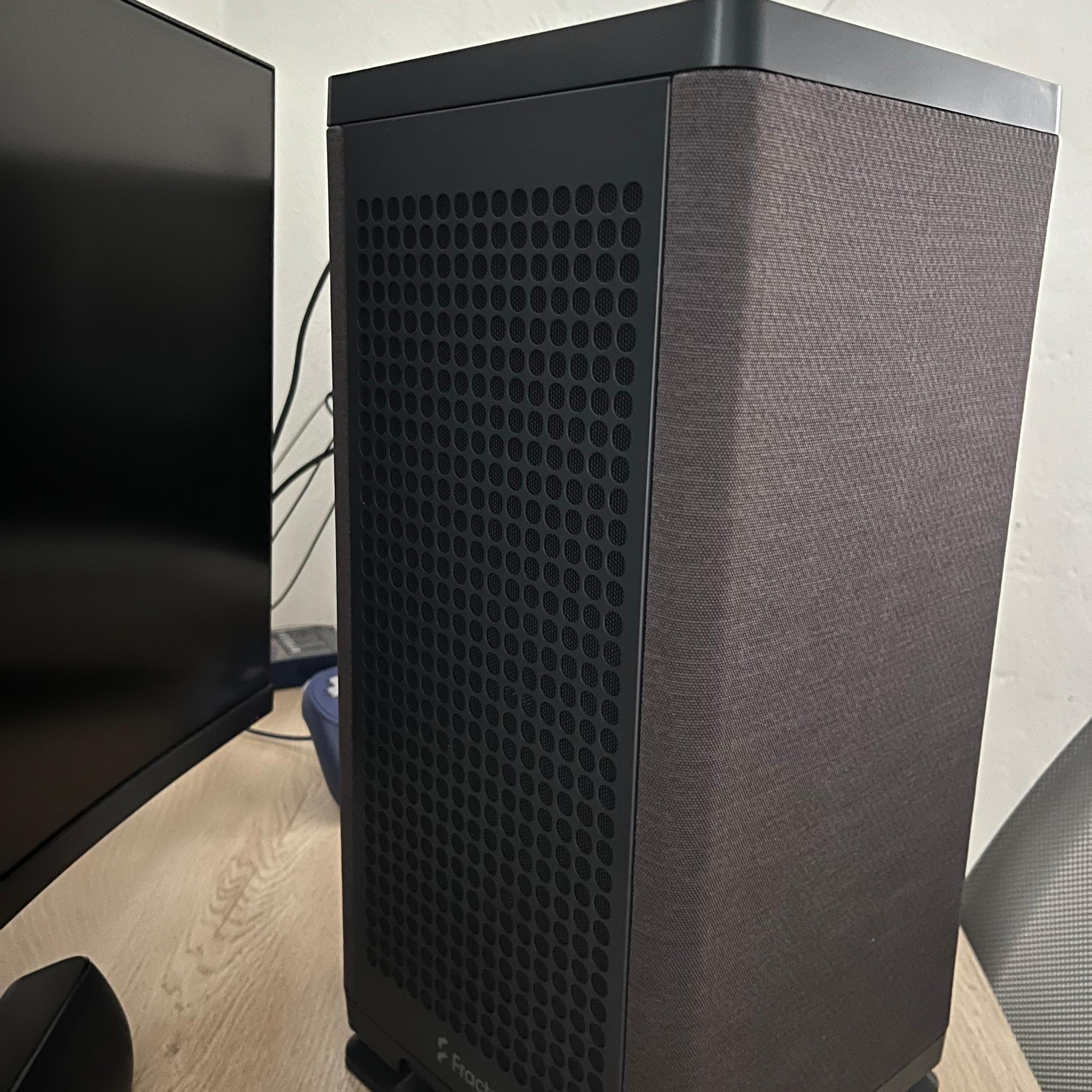 Custom Gaming PC RTX 5060, i5 12400F, 32GB DDR5, 1TB m.2 ssd, Fractal Mood, Asrock B760i Mini ITX