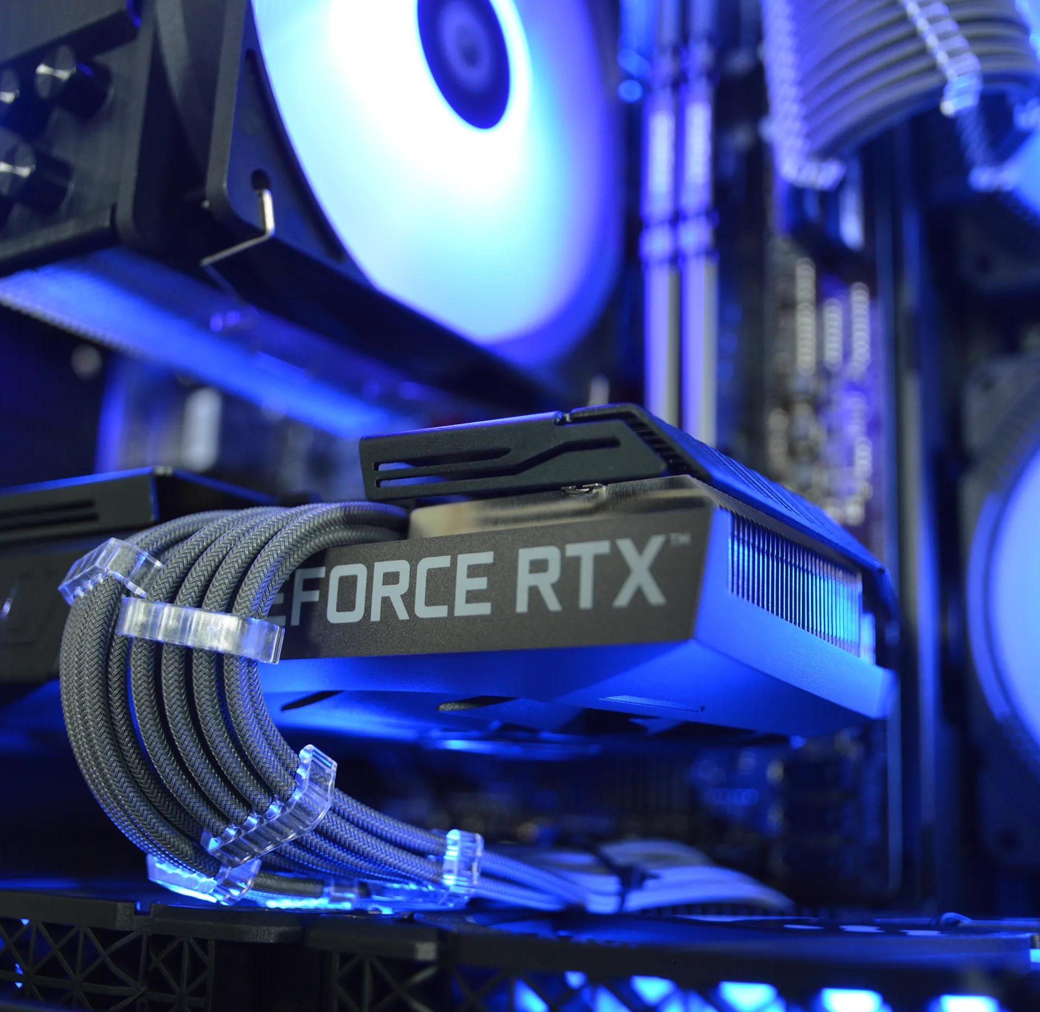 🧊🧊| RTX 3070 8GB| RYZEN 7 3700X | 32 GB DDR4 RAM | 1TB NVME SSD | Ice Box |