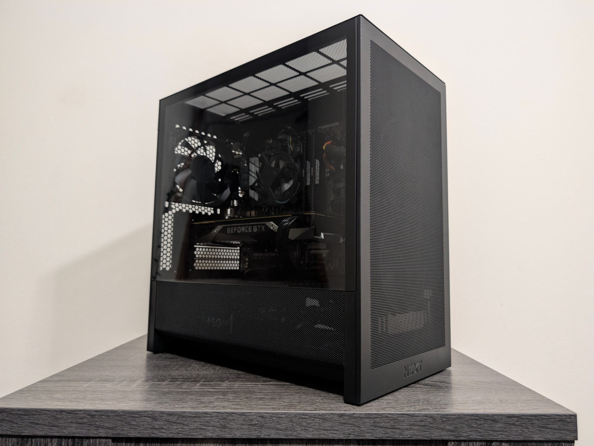 💽 Budget i5 + GTX 1070 Gaming PC in NZXT Flow Case