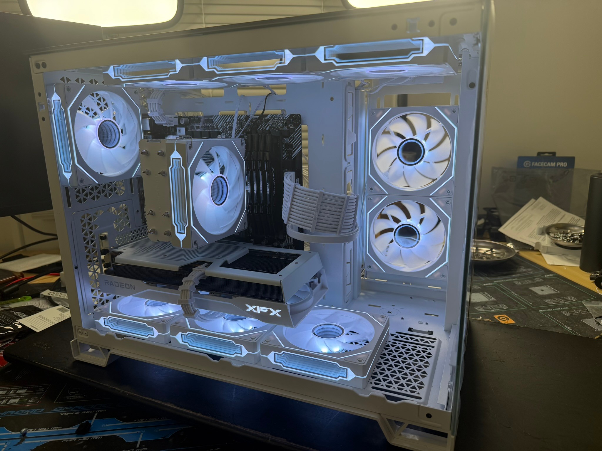 White Gaming PC | 5 5600X | 9060XT 16gb | 32GB RAM | Windows 11