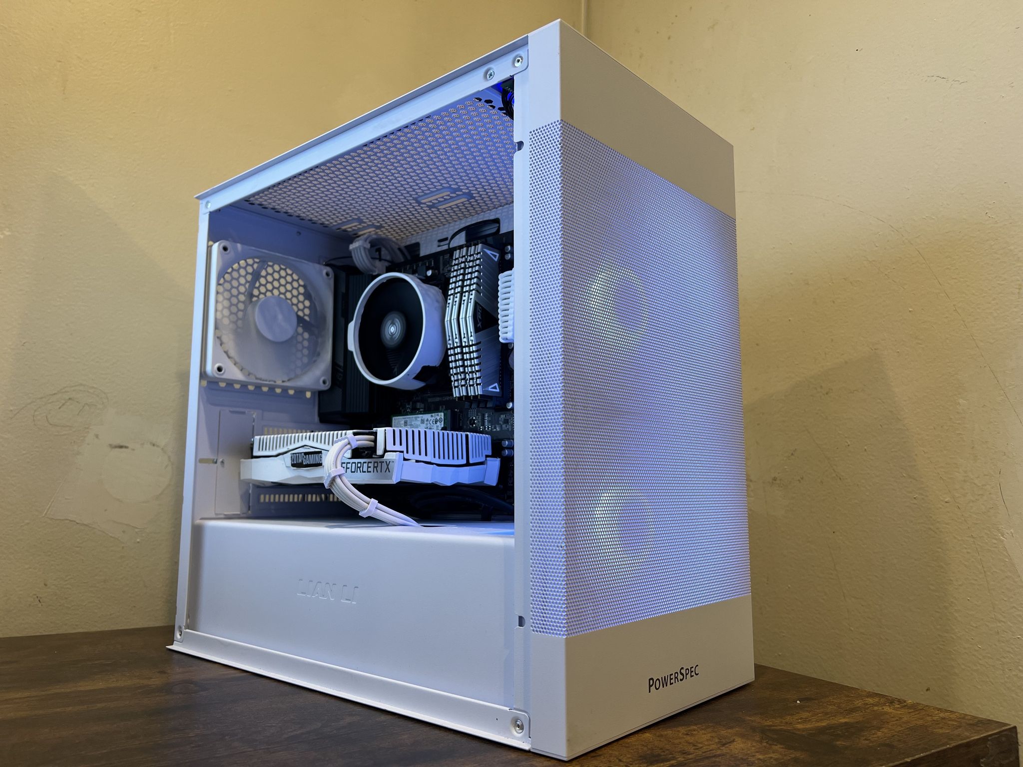 ⚪RTX 2060 Super❄️ | Ryzen 5 5500 | 16gb RAM | 750gb Storage | WIFI | Win 11 | 1080p budget PC