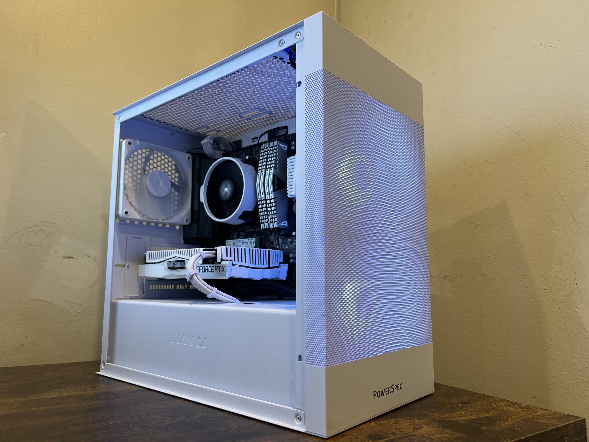 ⚪RTX 2060 Super❄️ | Ryzen 5 5500 | 16gb RAM | 750gb Storage | WIFI | Win 11 | 1080p budget PC