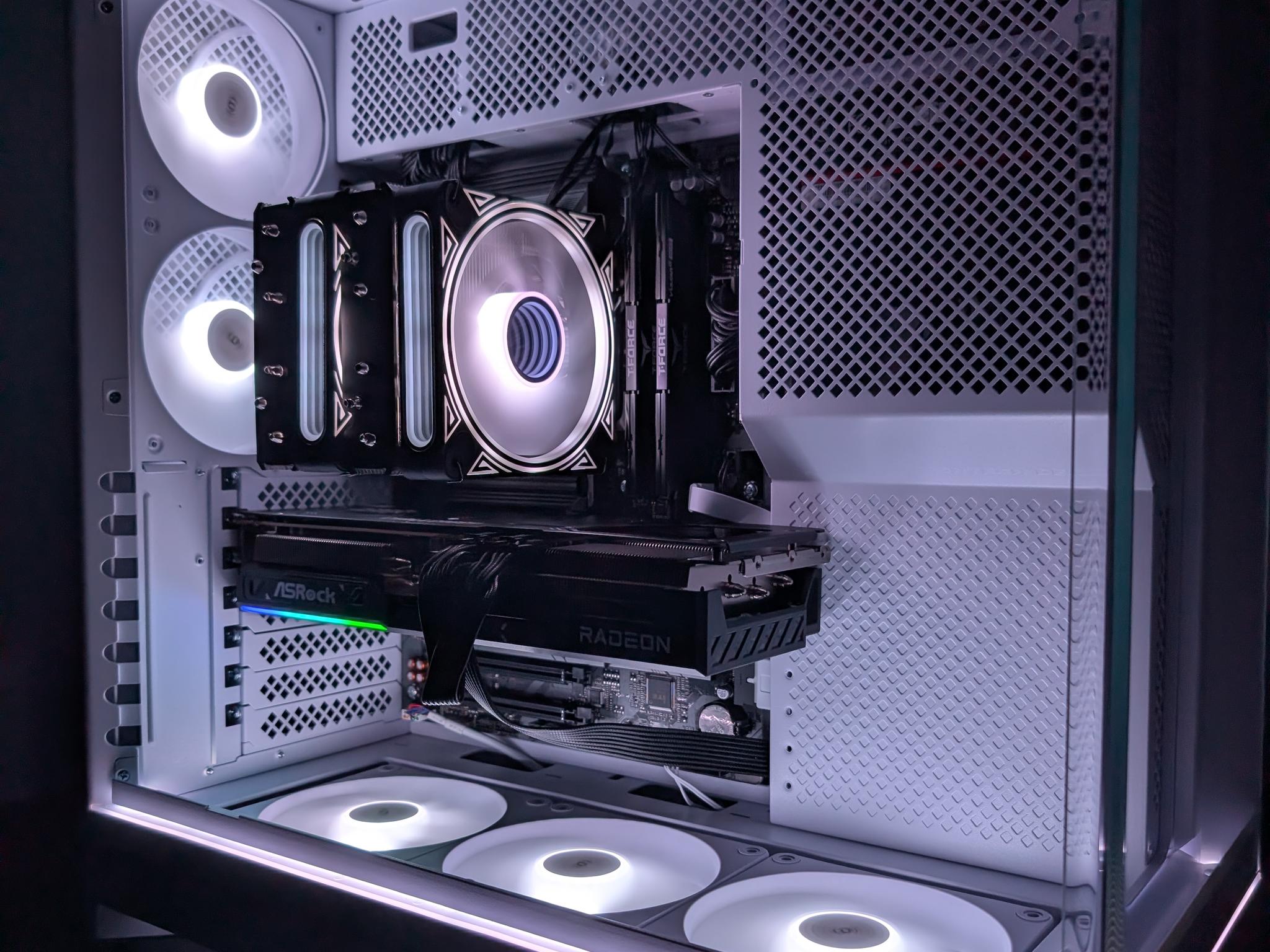 Gaming PC RX 9070-Ryzen 5 9600x-32 GB DDR5 6000-1 TB NVME mostly new