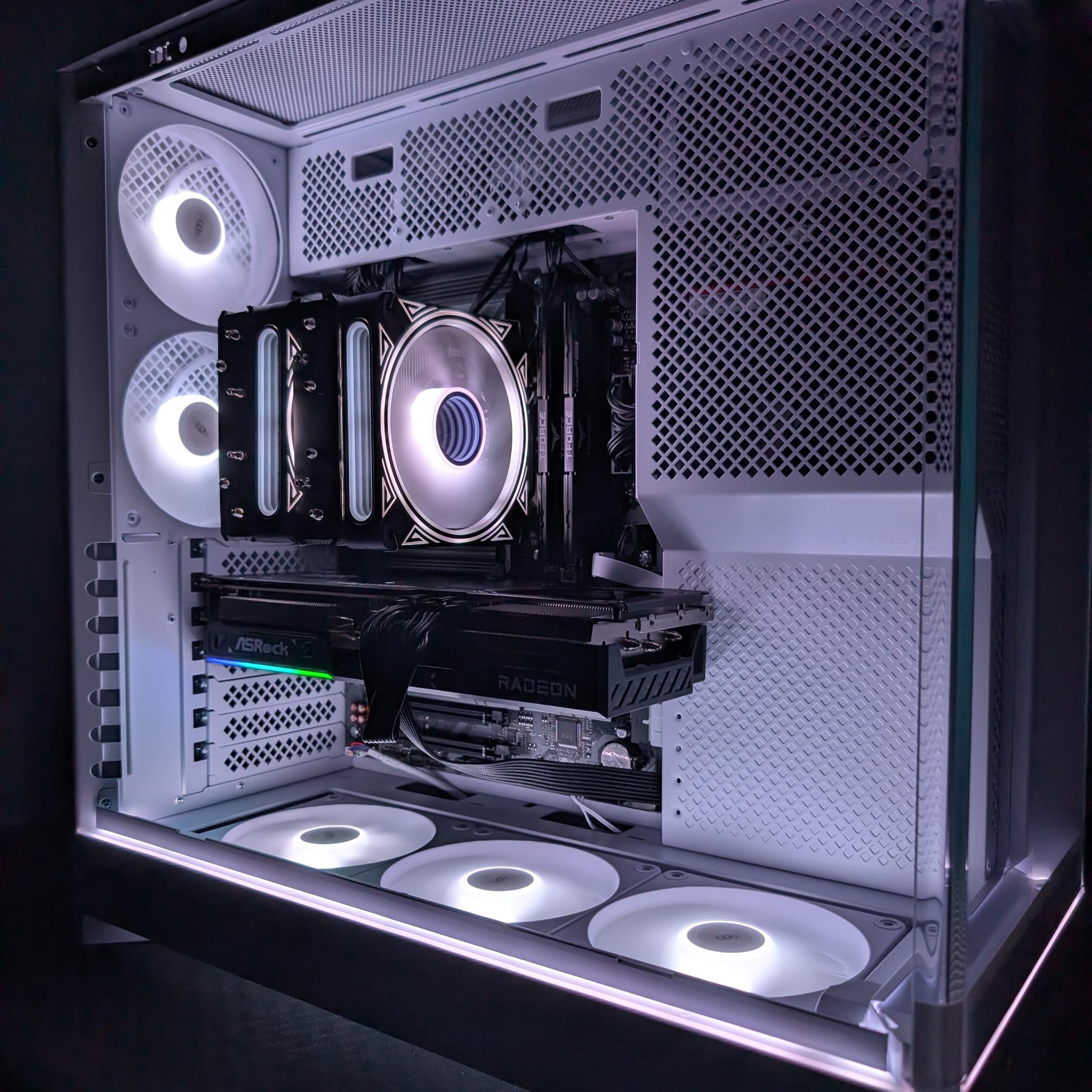 Gaming PC RX 9070-Ryzen 5 9600x-32 GB DDR5 6000-1 TB NVME mostly new