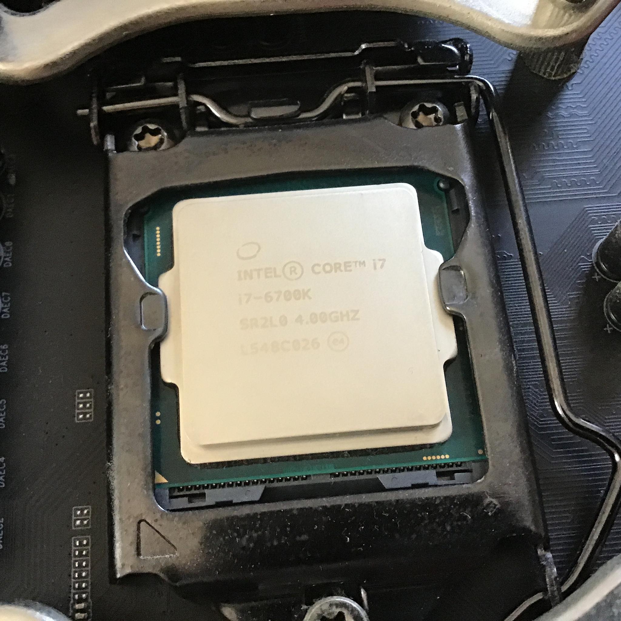 USED; Intel CPU / GIGABYTE Motherboard Combo!