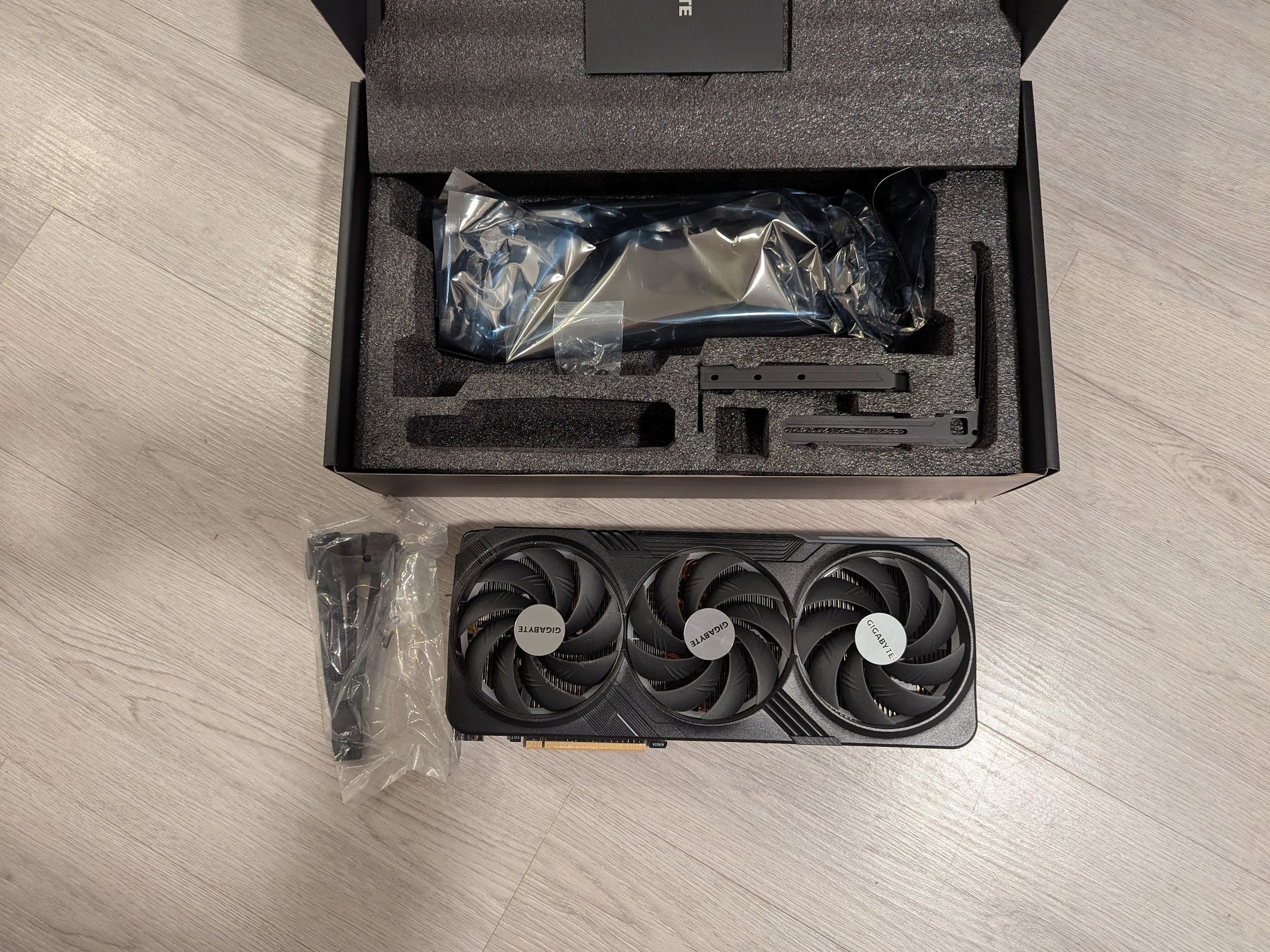 GIGABYTE RTX 4090 24GB GV-N4090GAMING OC-24GD