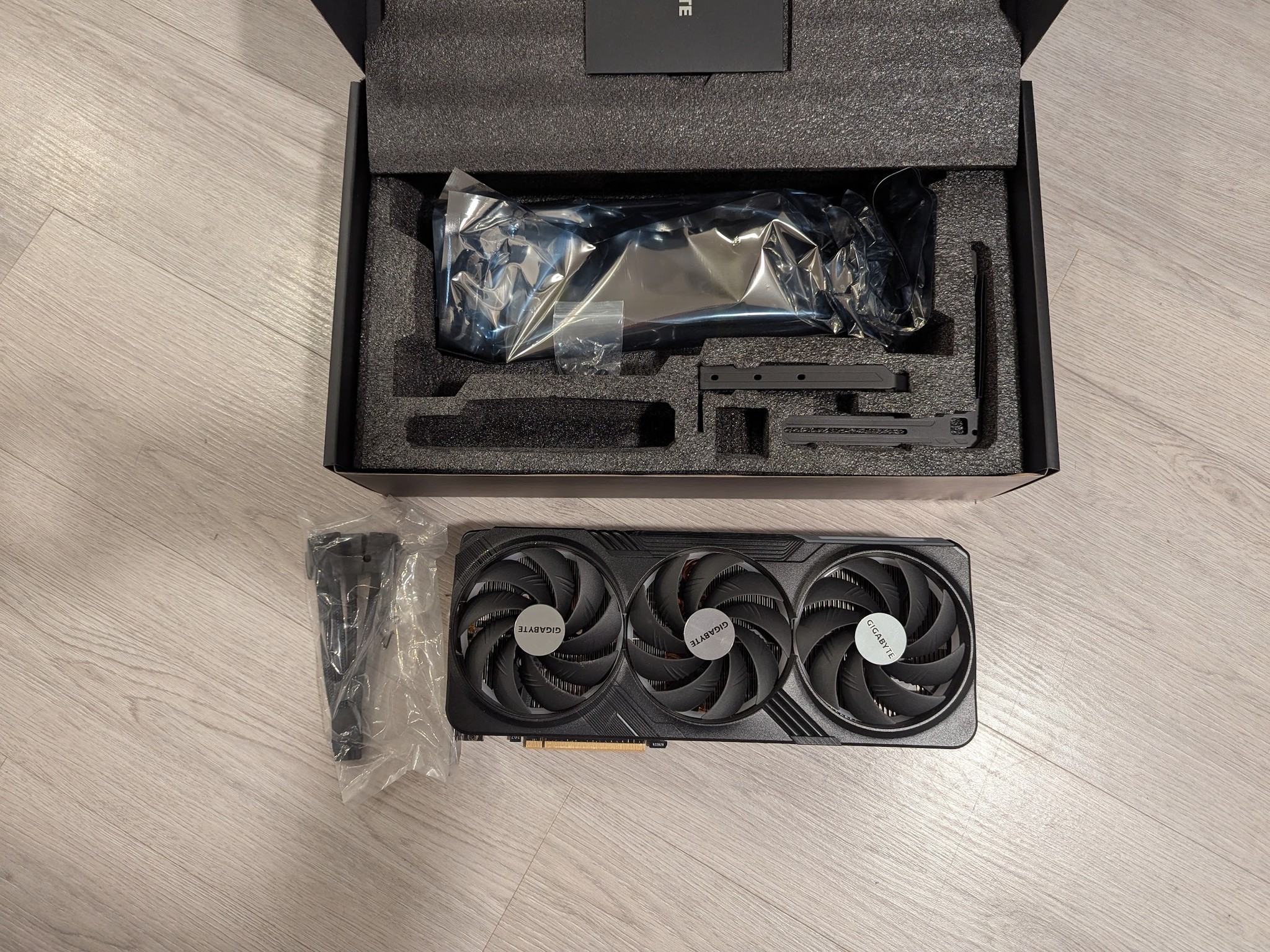 GIGABYTE RTX 4090 24GB GV-N4090GAMING OC-24GD